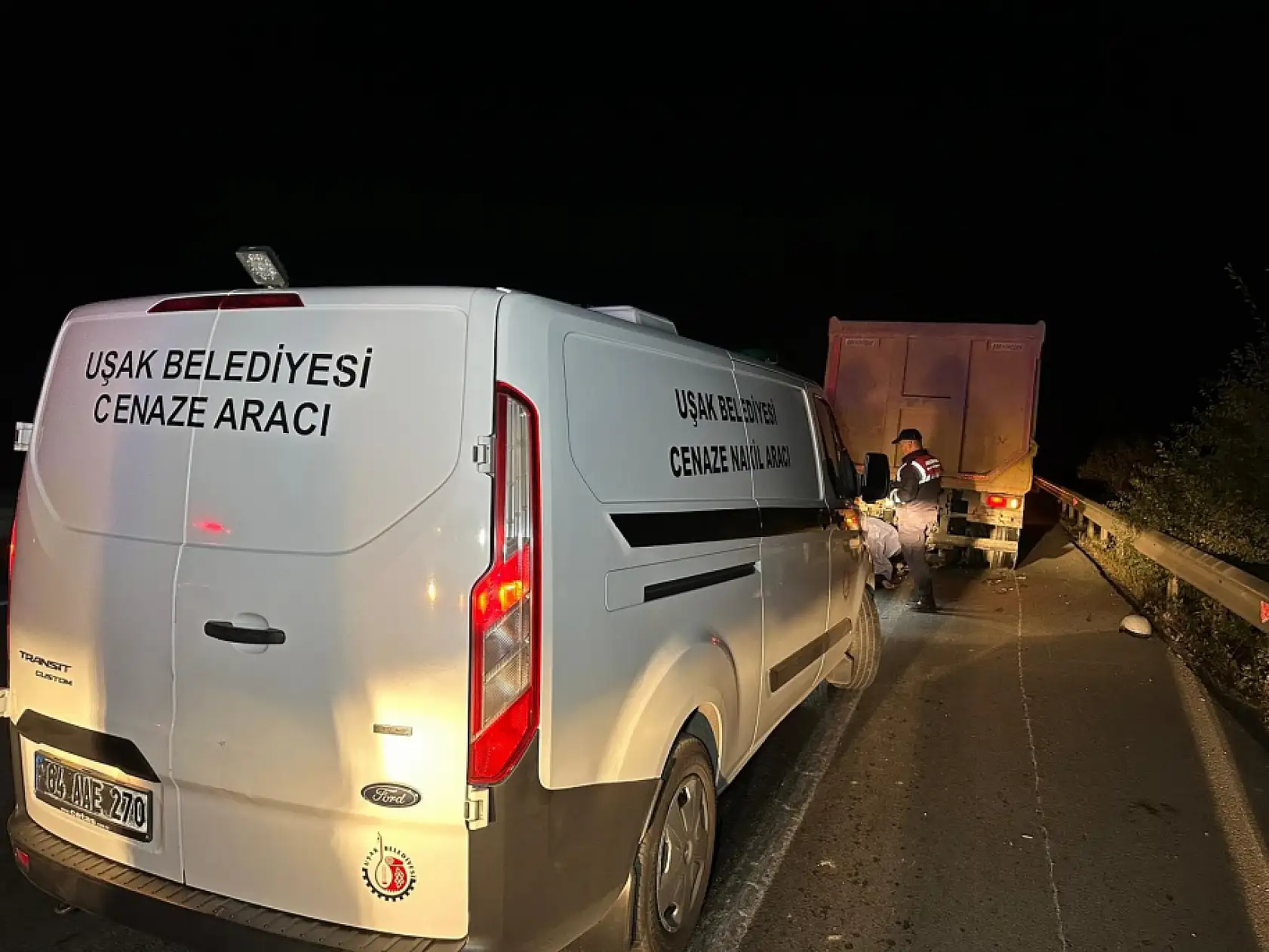 Motosiklet sürücüsü kamyona arkadan çarptı: 1 ölü