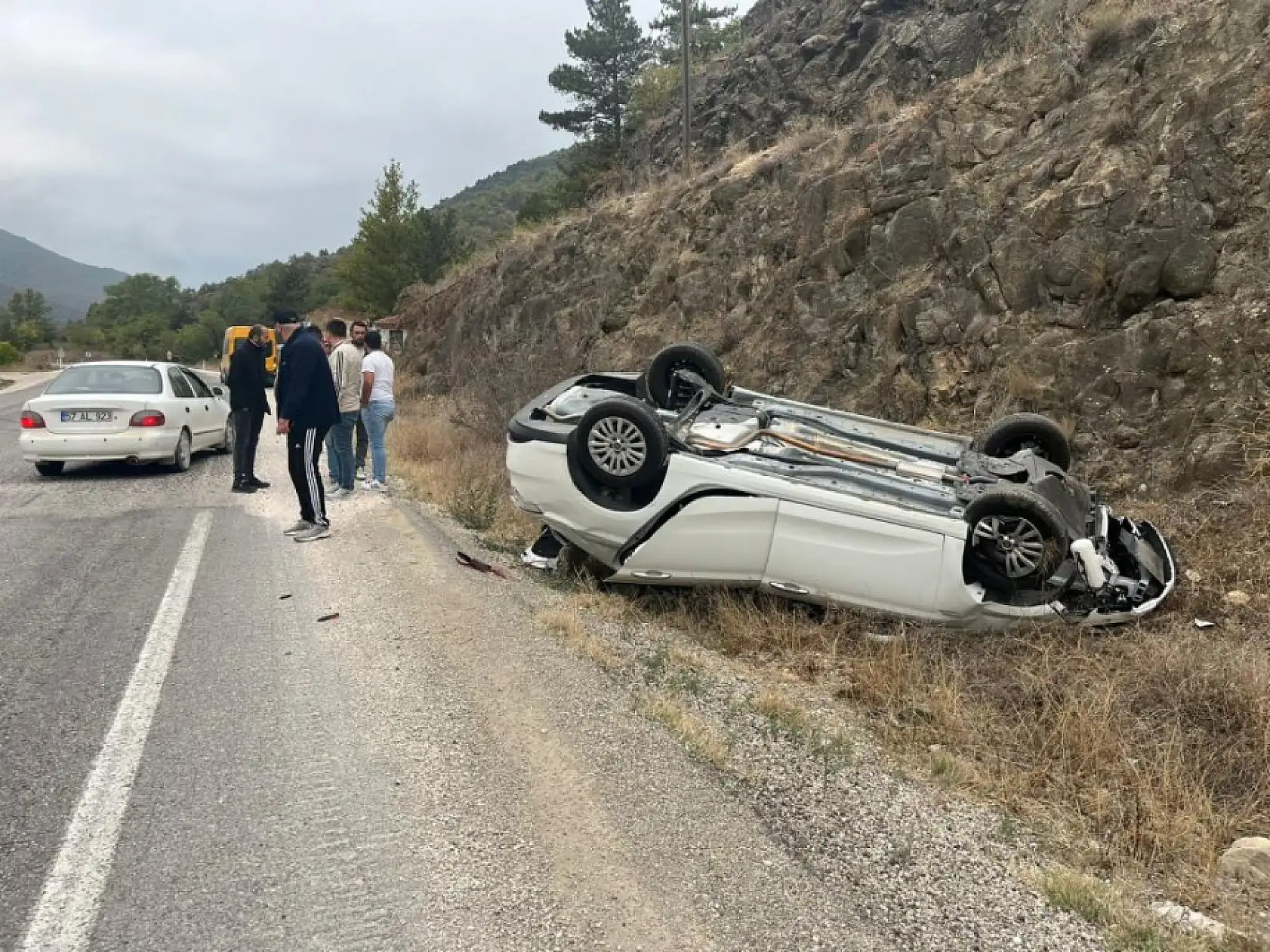 Nişanlısını görmeye giderken ölümden döndü