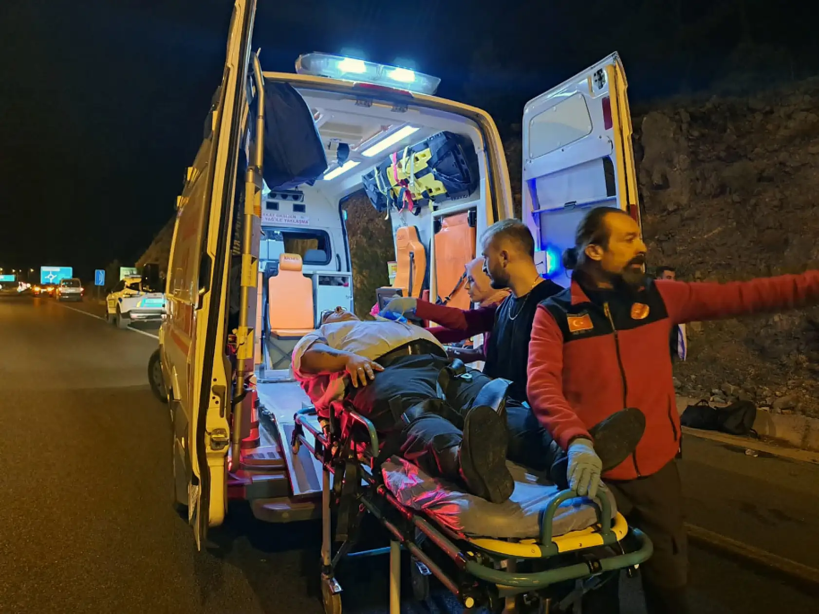 Muğla'da havalimanı otobüsü kaza yaptı: 5 yaralı