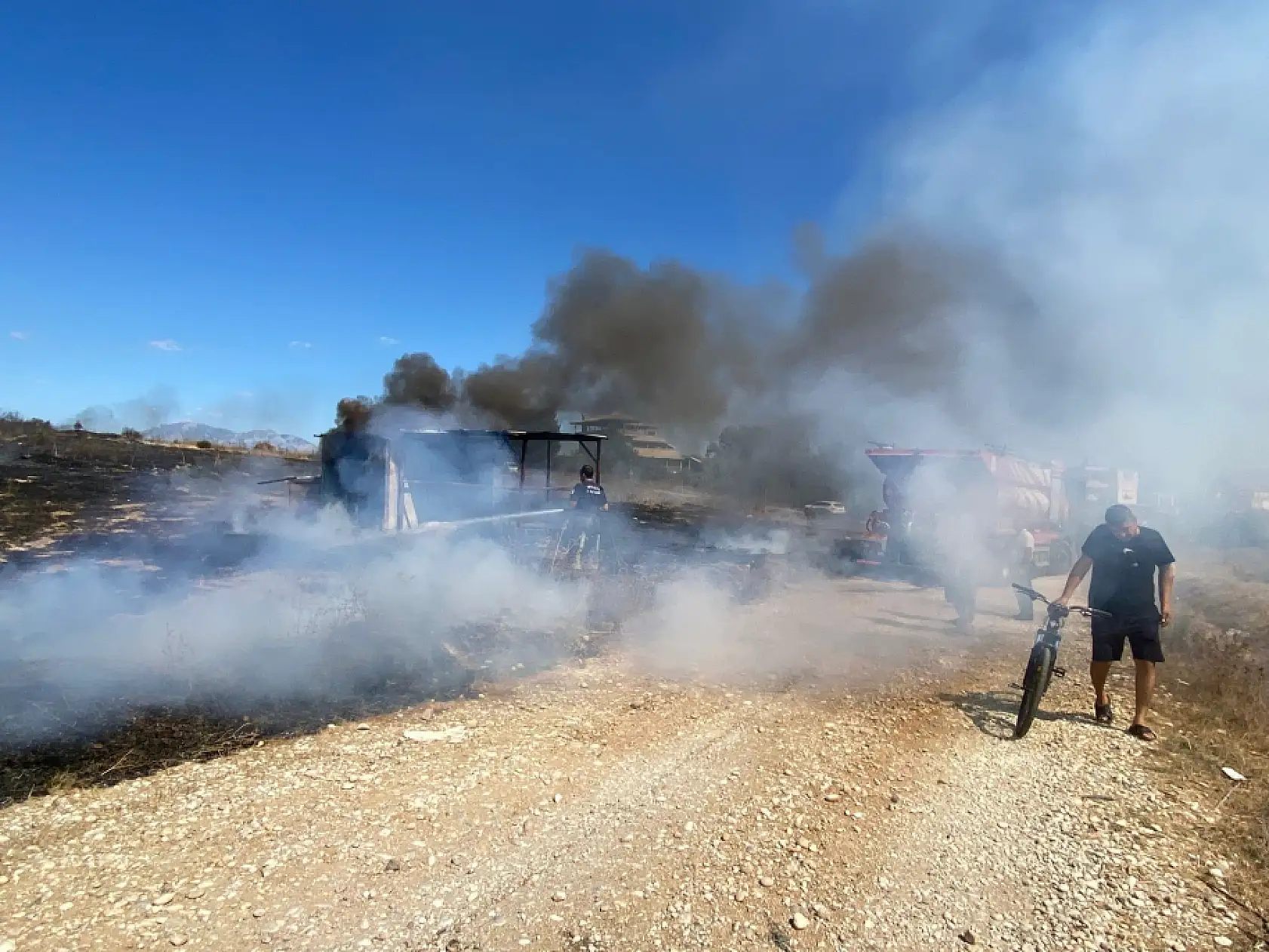 Kulübede çıkan yangında 25 güvercin yanarak telef oldu