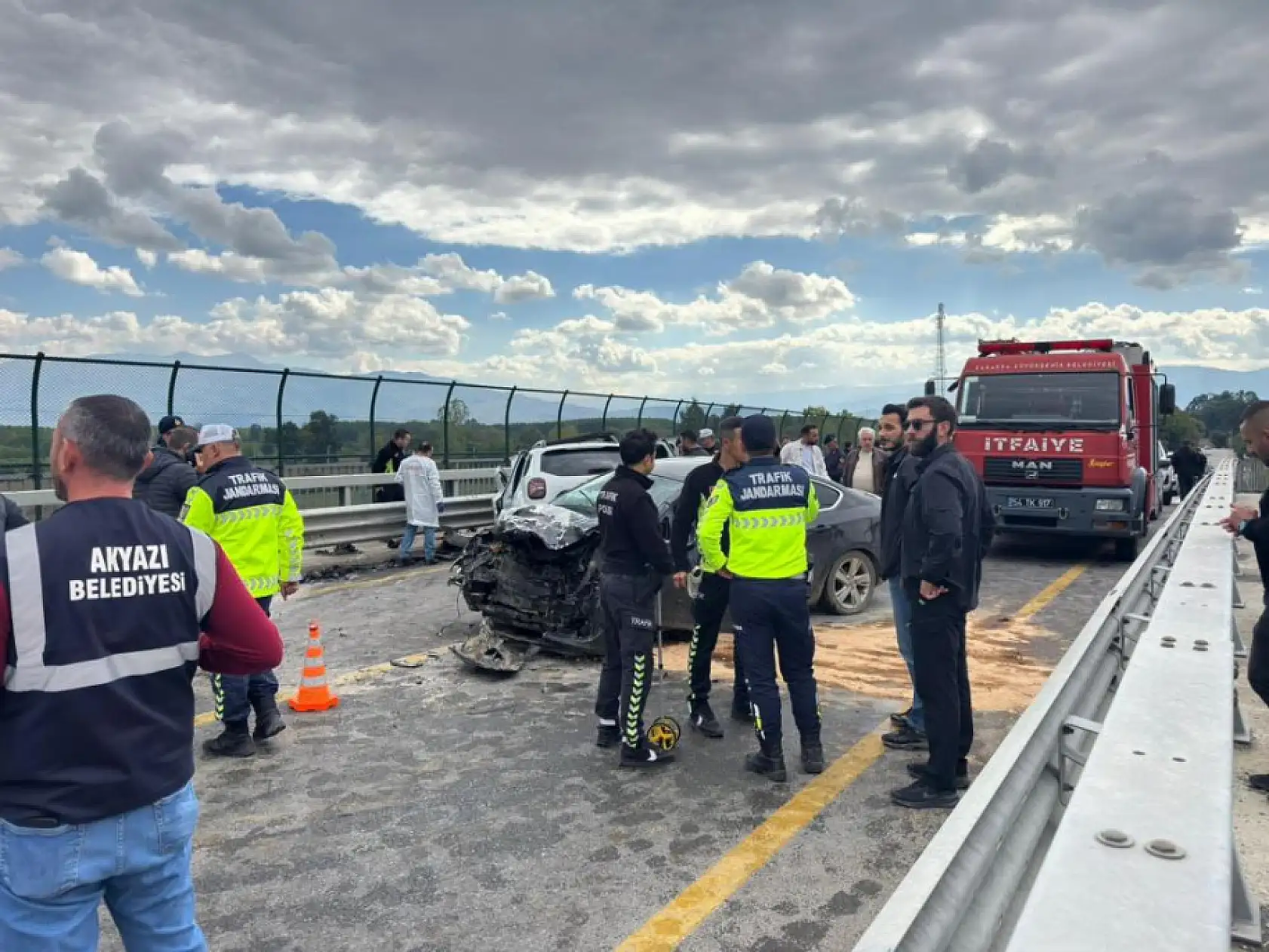 Otoyolda korkunç çarpışma: Göreve giden 2 jandarma şehit oldu