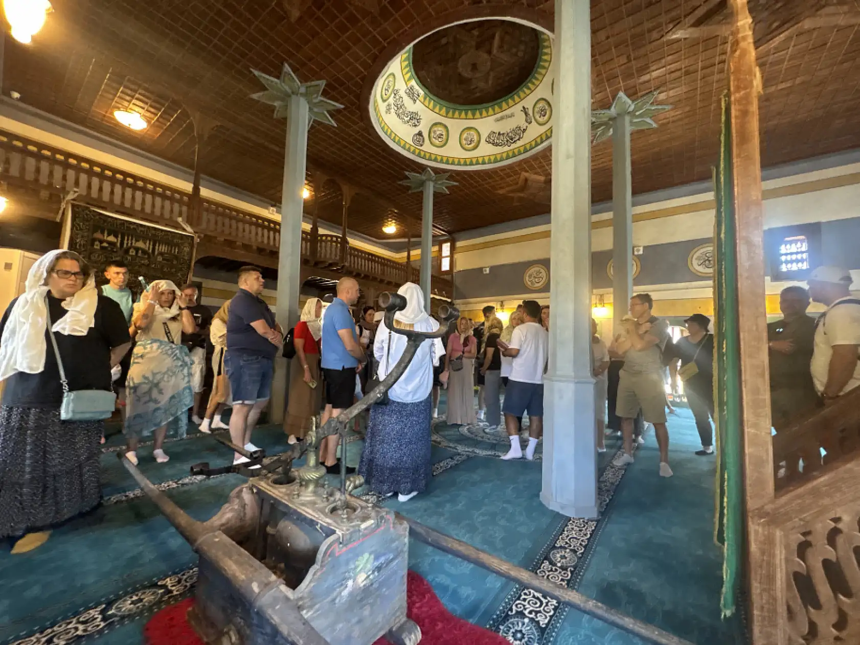 Litvanyalı turistler tarihi köye hayran kaldı