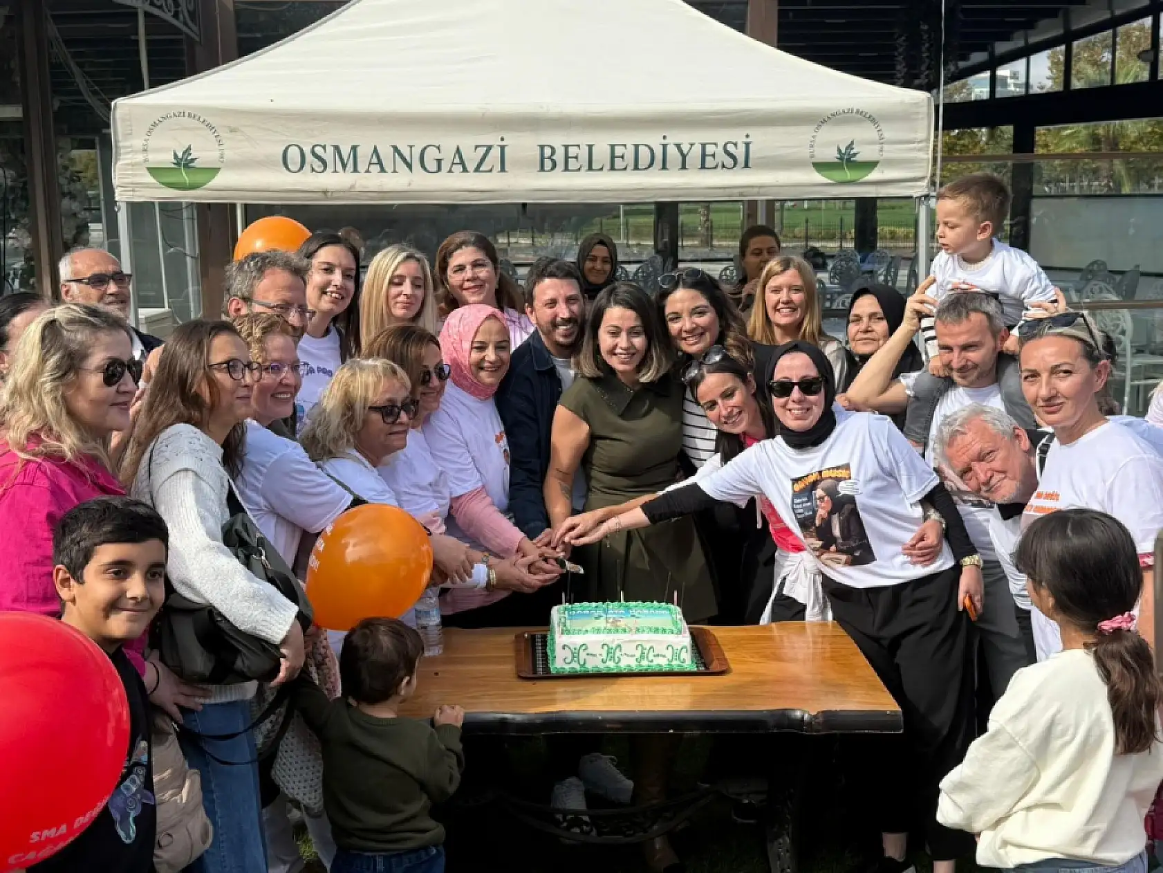 Minik Çağan için gerekli para toplandı, binlerce taraftar yeşil beyaz balon uçurdu