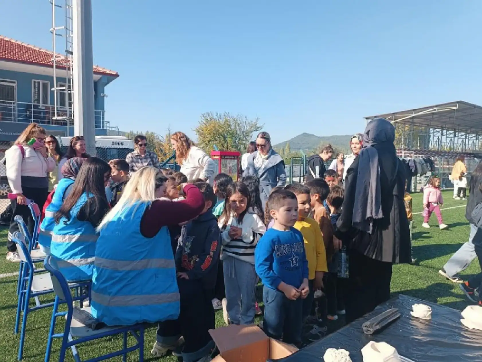 Ula'da minik kalplere şenlikli dokunuş