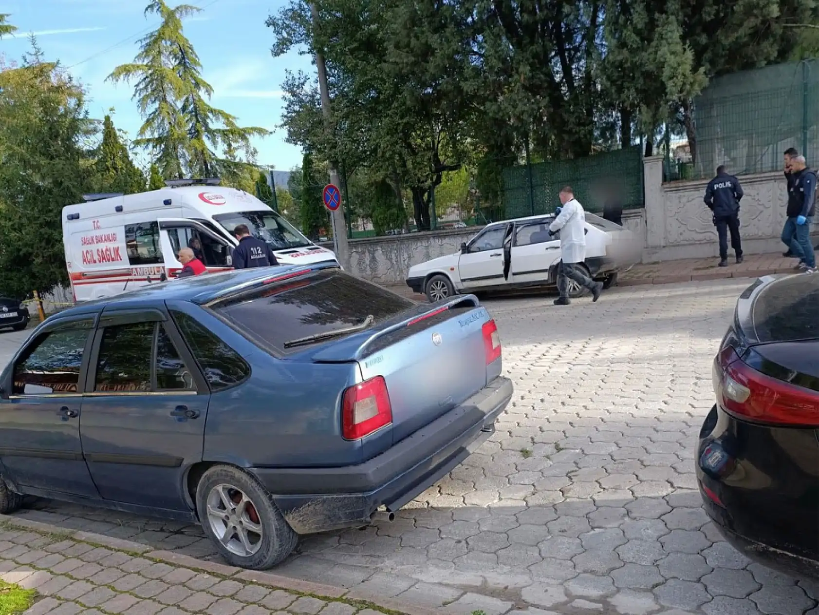 Park halindeki araçta ölü bulundu