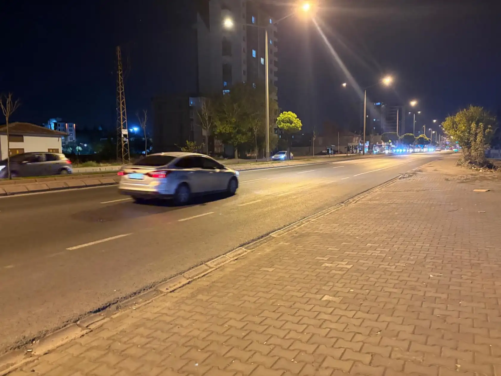 Lise öğrencisi doğum gününden 2 gün sonra otomobilin çarpması sonucu hayatını kaybetti