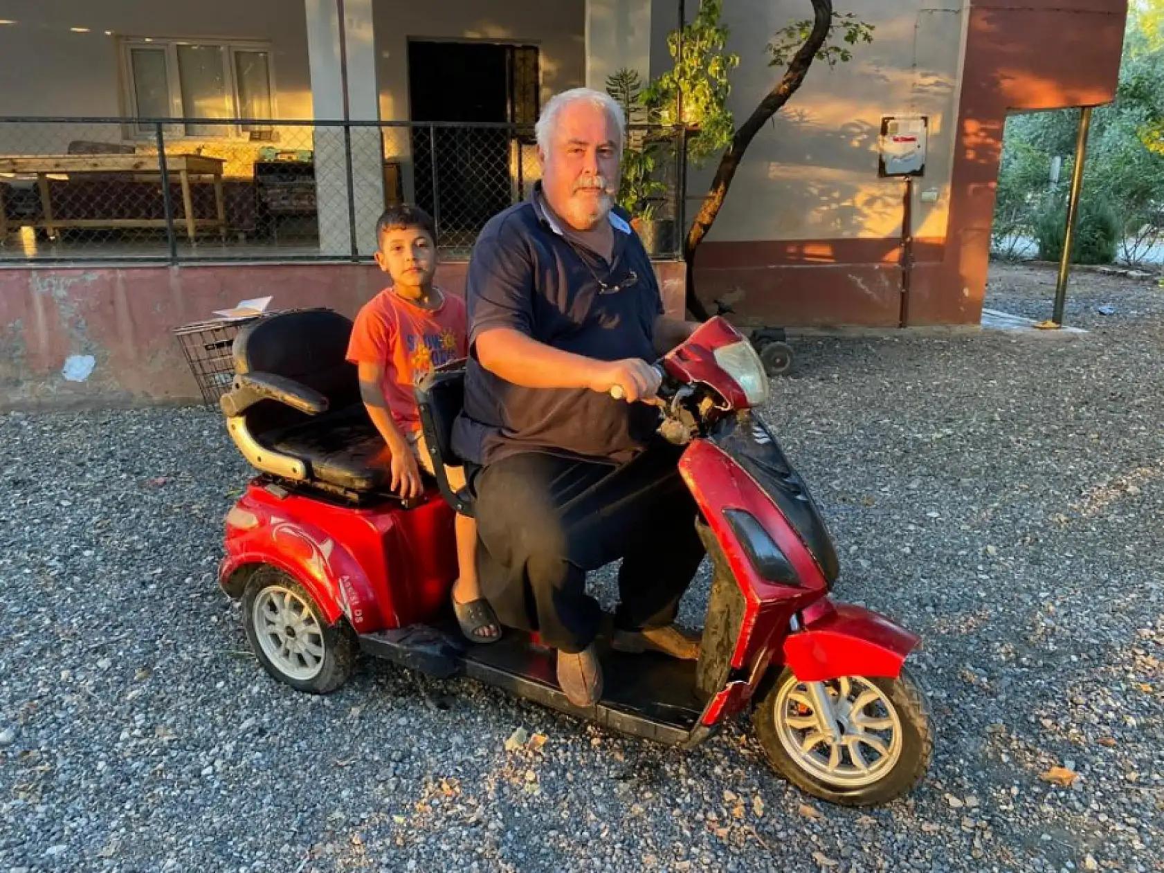 500 kilometre uzaktan şarjlı motoruna gelen cezalarla şaşkına döndü