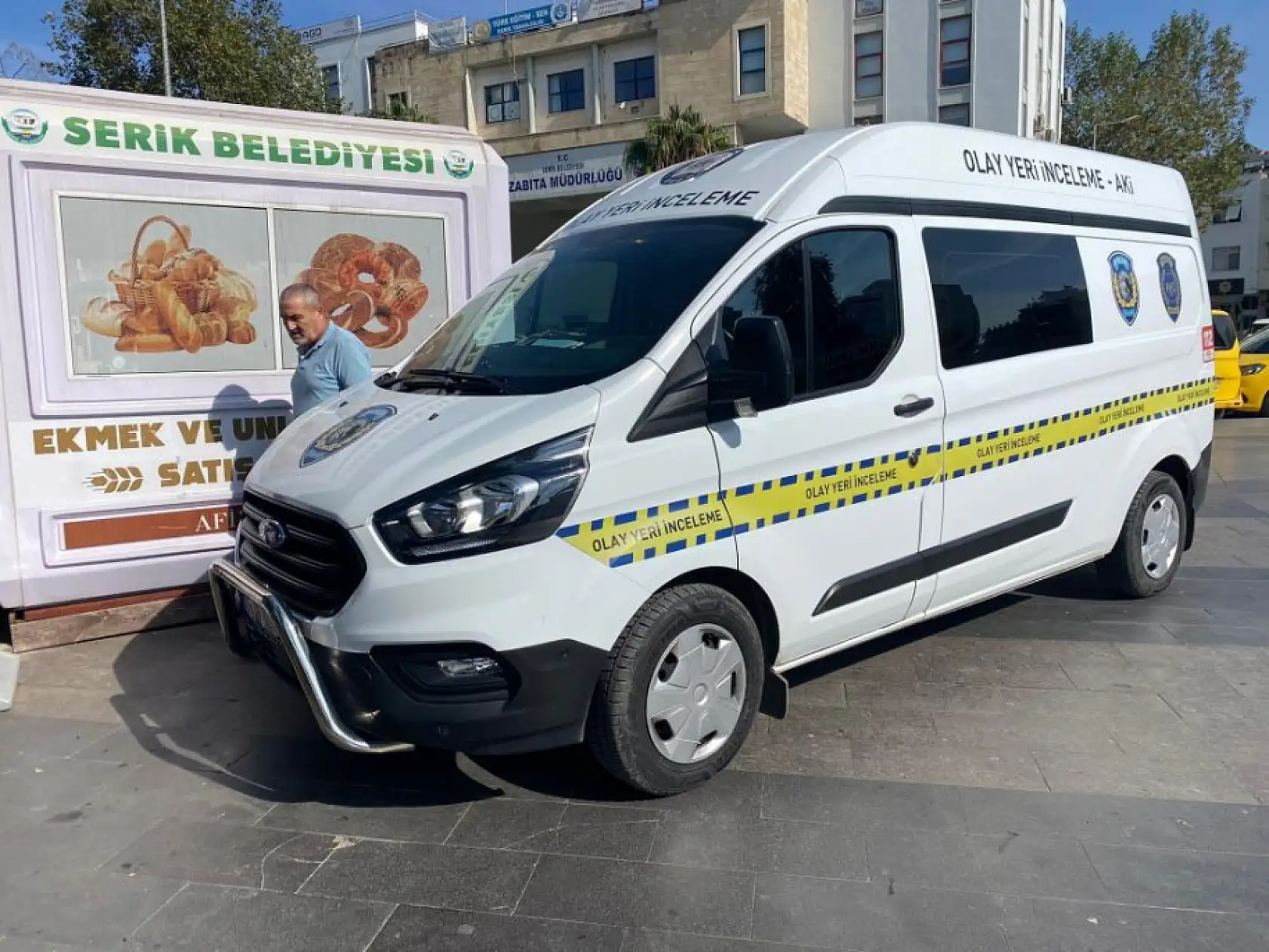 Güvenlik kamerasını etkisiz hale getirdi, kasadaki parayı ve motosikleti çalıp kayıplara karıştı