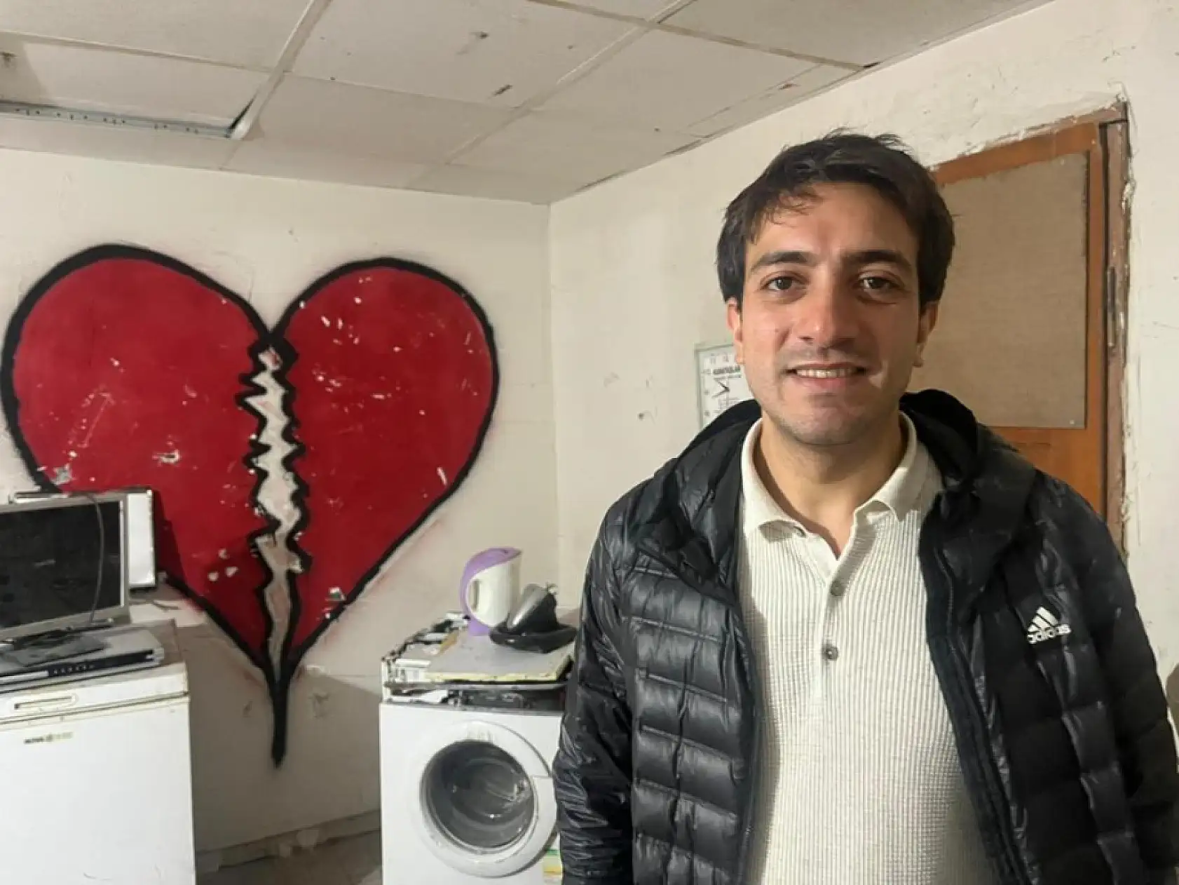 'Stres evi'ne girenler eşyaları kırıp rahatlıyor