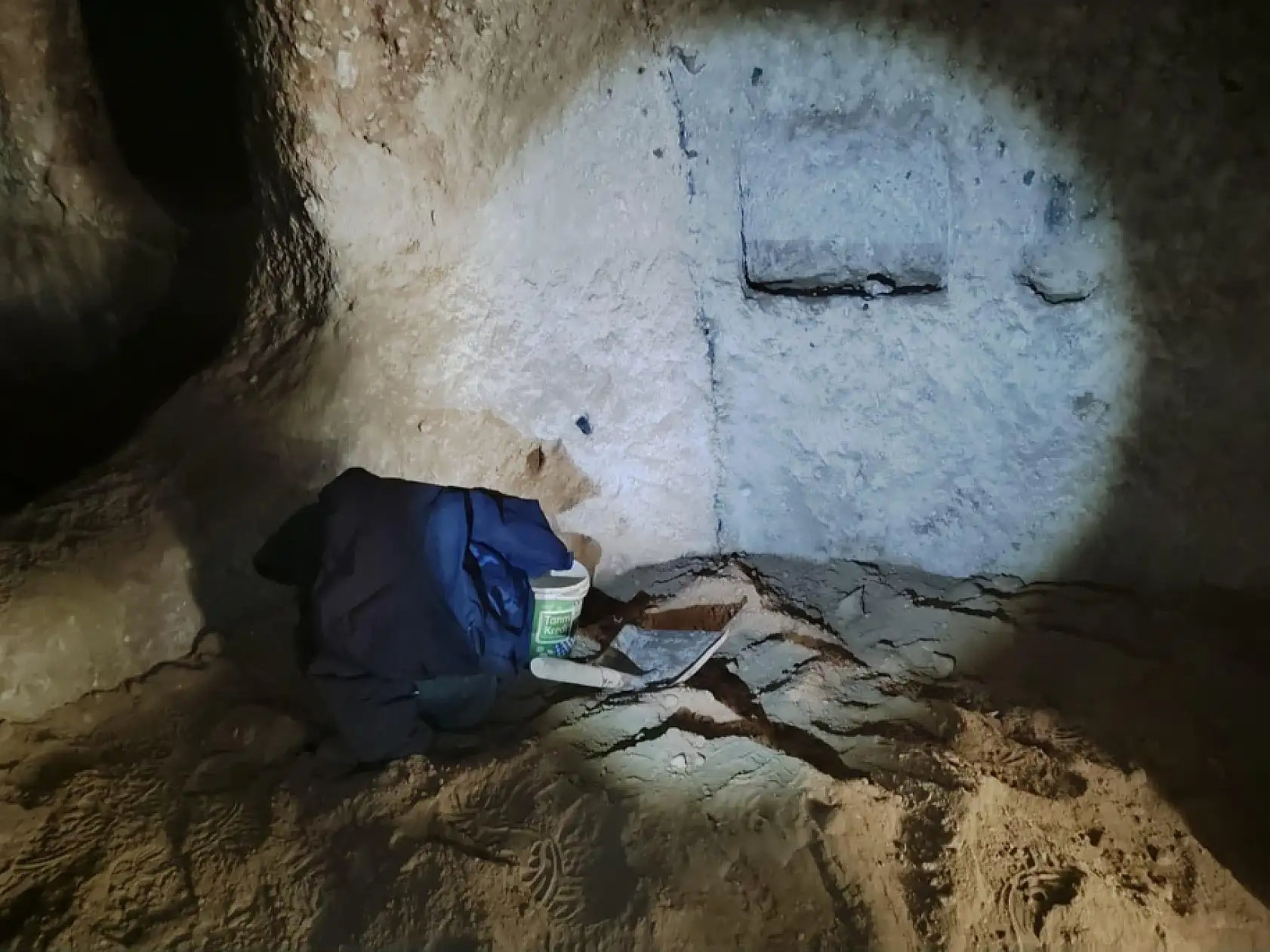 Kaçak kazıda yeraltı şehri çıktı