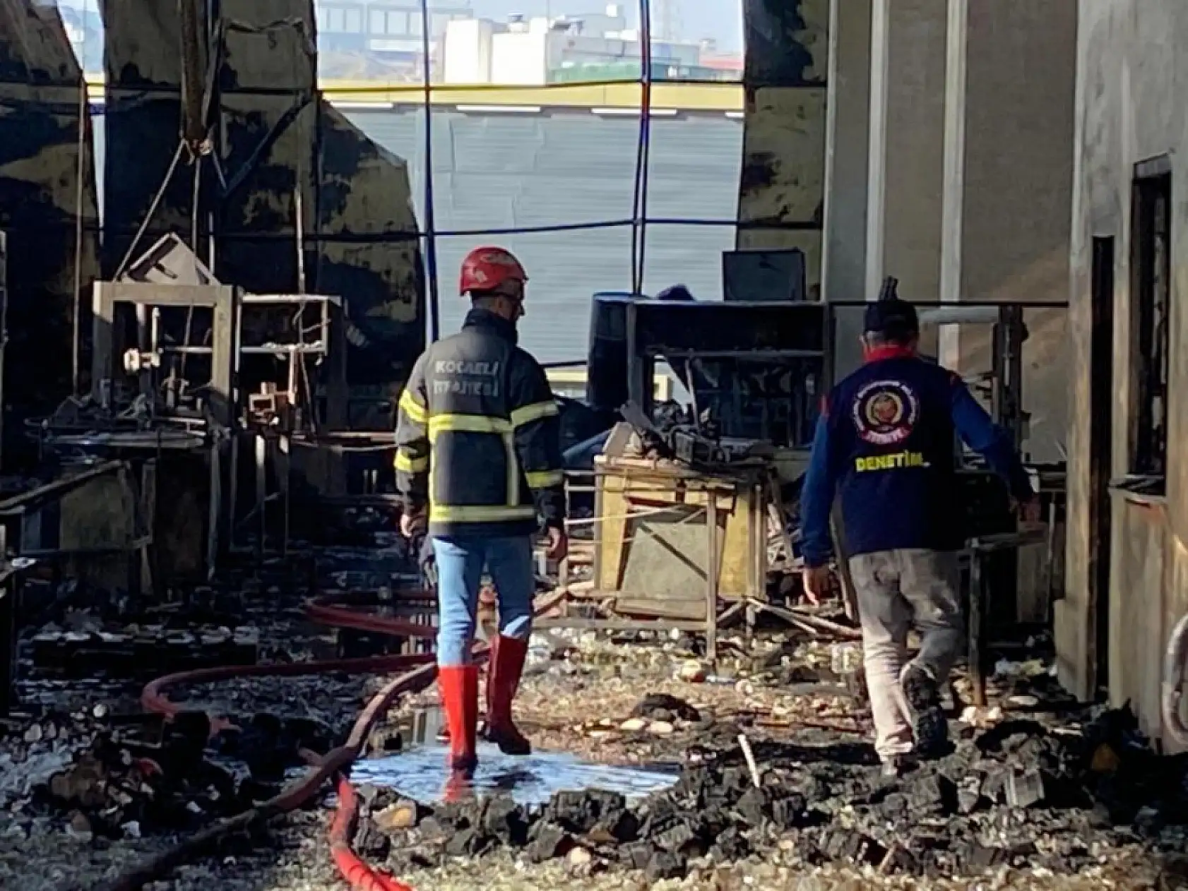 6 kişiye mezar olan yangının tanığı: 'İçerde çocuklar ve kadınlar bağırıyordu'