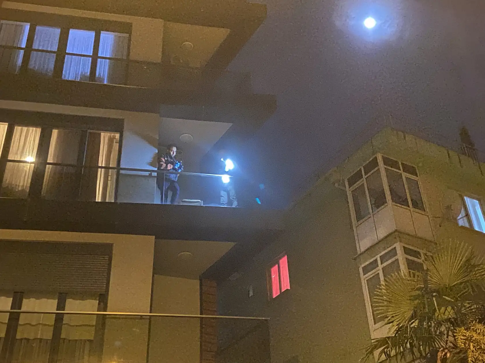 Yaşlı adam balkondan düşerek hayatını kaybetti