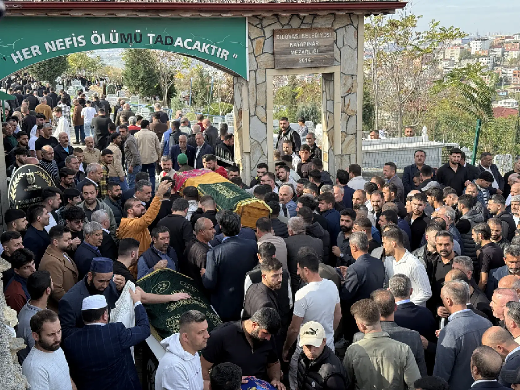 Yangında hayatını kaybedenlere son veda