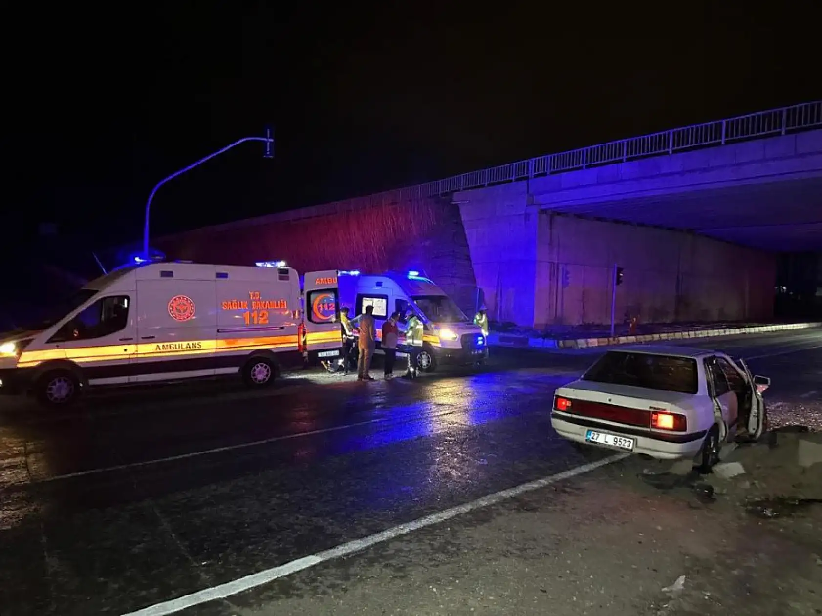 Kavşakta Feci Çarpışma! 1'i Bebek 10 Yaralı Hastaneye Kaldırıldı