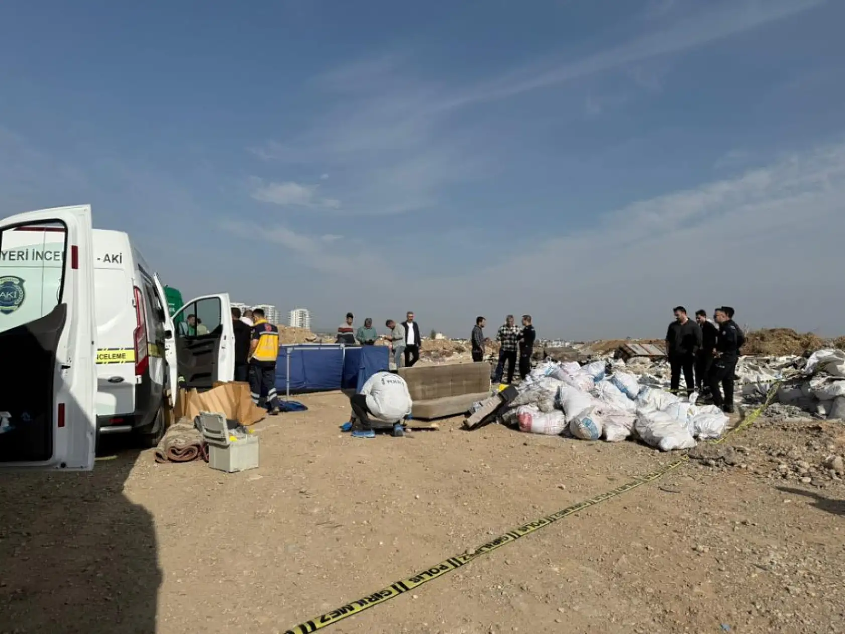 Korkunç cinayet: Öldürüp tuzlayıp halıya sarıp çekyatla atmışlar