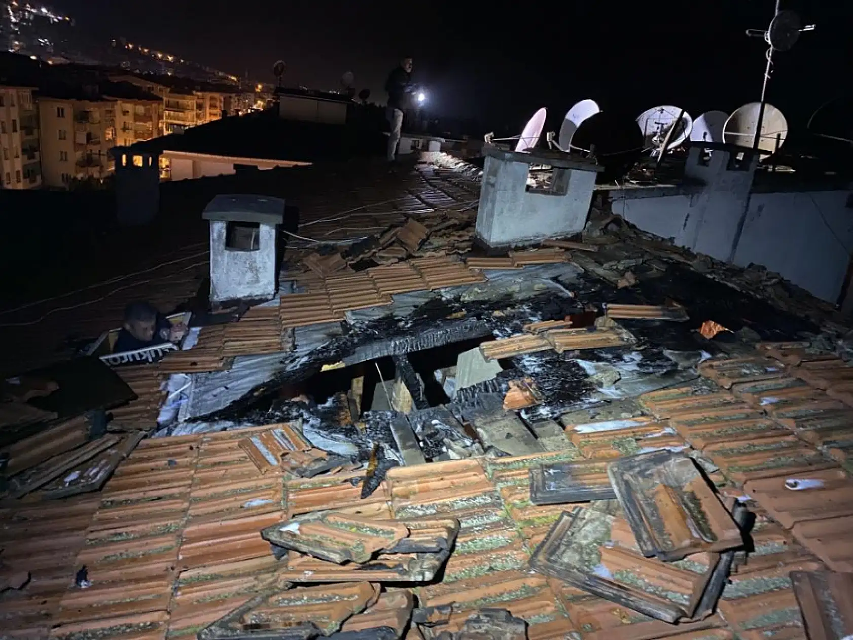 Şüpheli yangın kabusu büyüyor: Aynı apartmanda 6. yangın