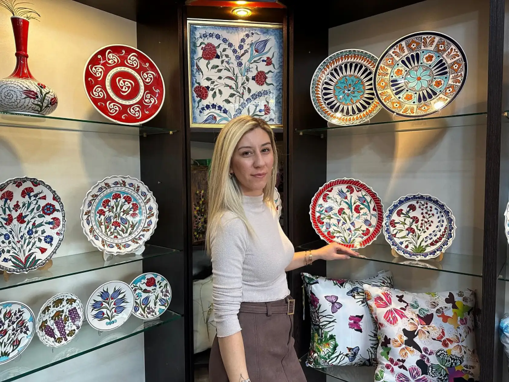 İznik'te Papa ziyareti için mobil baz istasyonları kuruldu, Osmanlı motifli çinilerle hazırlık yapılıyor