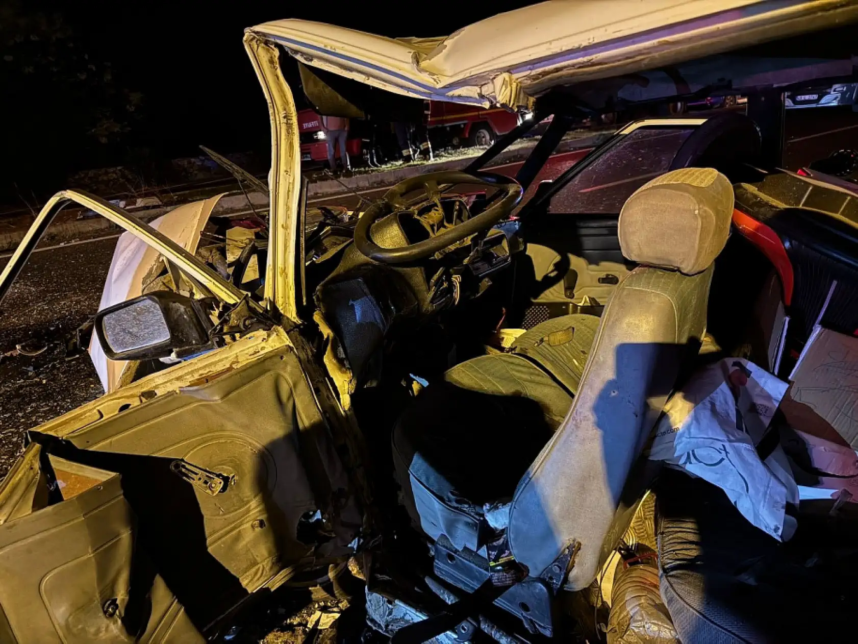 Fethiye-Muğla Karayolu'n da iki araç kafa kafaya çarpıştı: 2'si ağır 3 yaralı