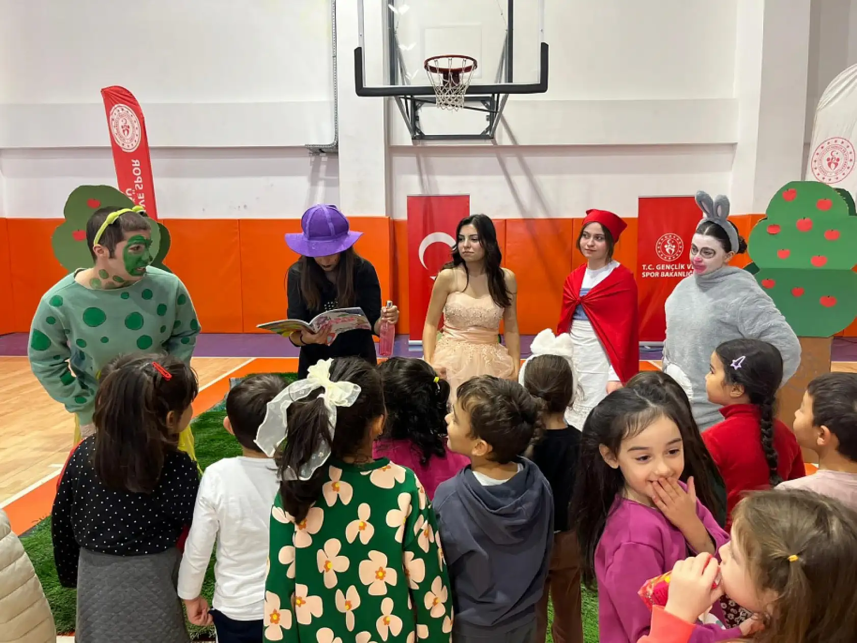 Ula Anaokulu öğrencileri 'Kayıp Masallar Kitabı' ile sanatla buluştu