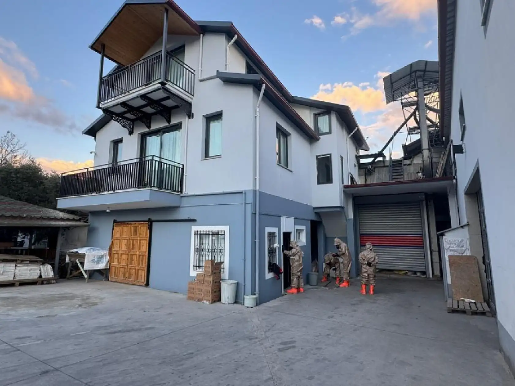 Seydikemer'de Zehirlenme Olayında Yeni Gelişme: Evde Türü Belirlenemeyen Gaz Tespit Edildi