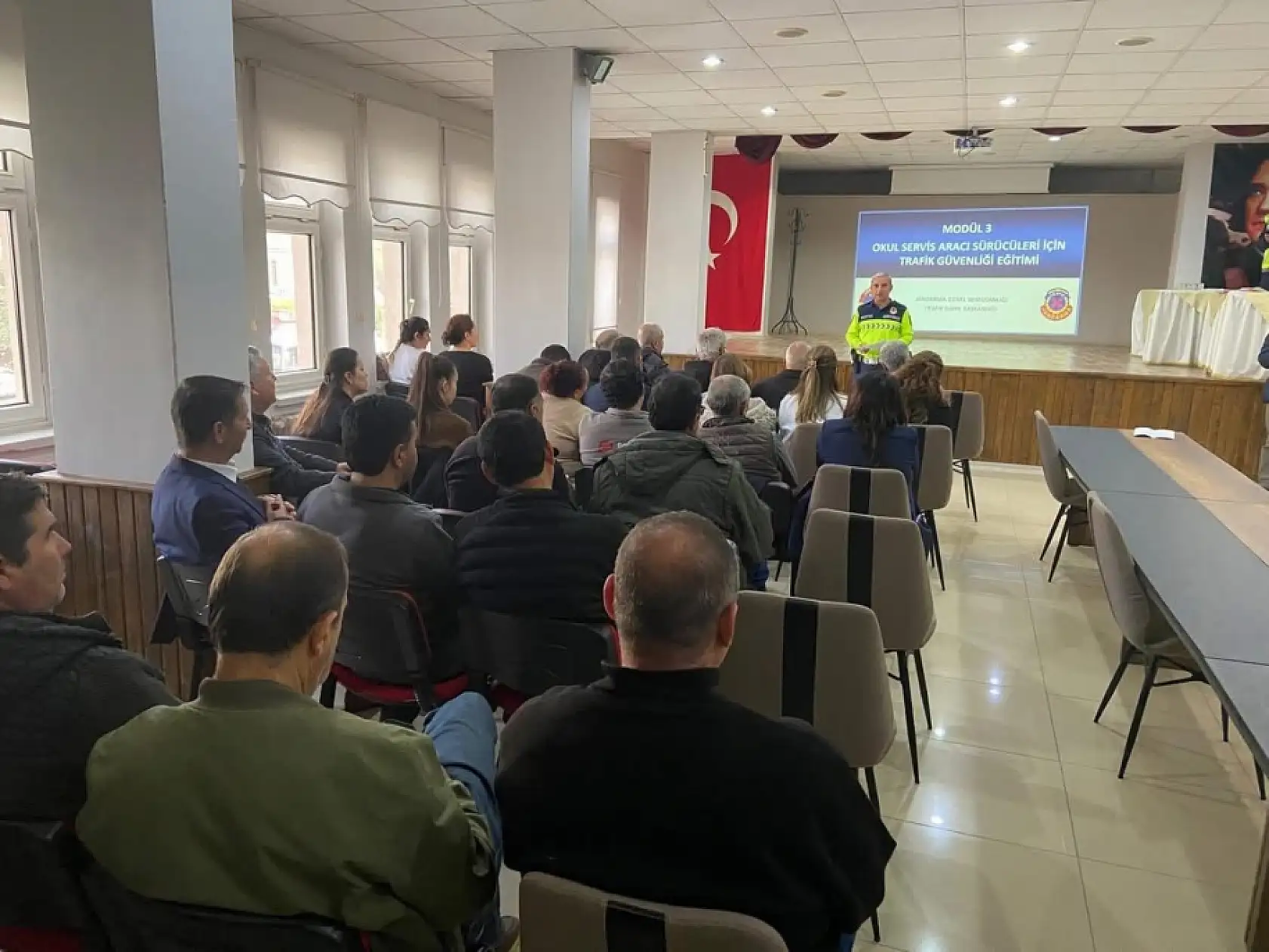 Yatağan'da servis sürücülerine eğitim