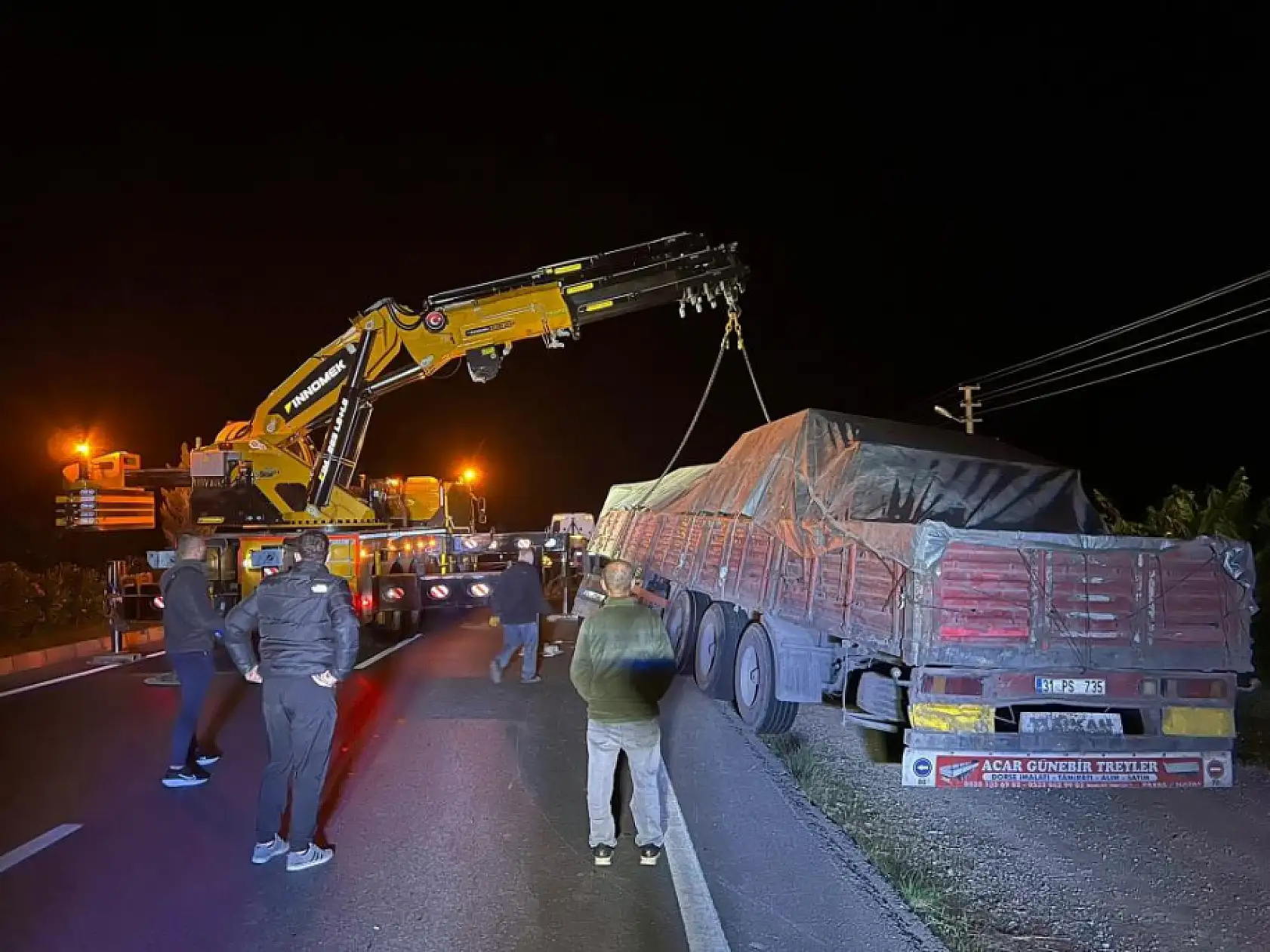 Yolcu otobüsü tırla çarpıştı: 5 kişi yaralandı