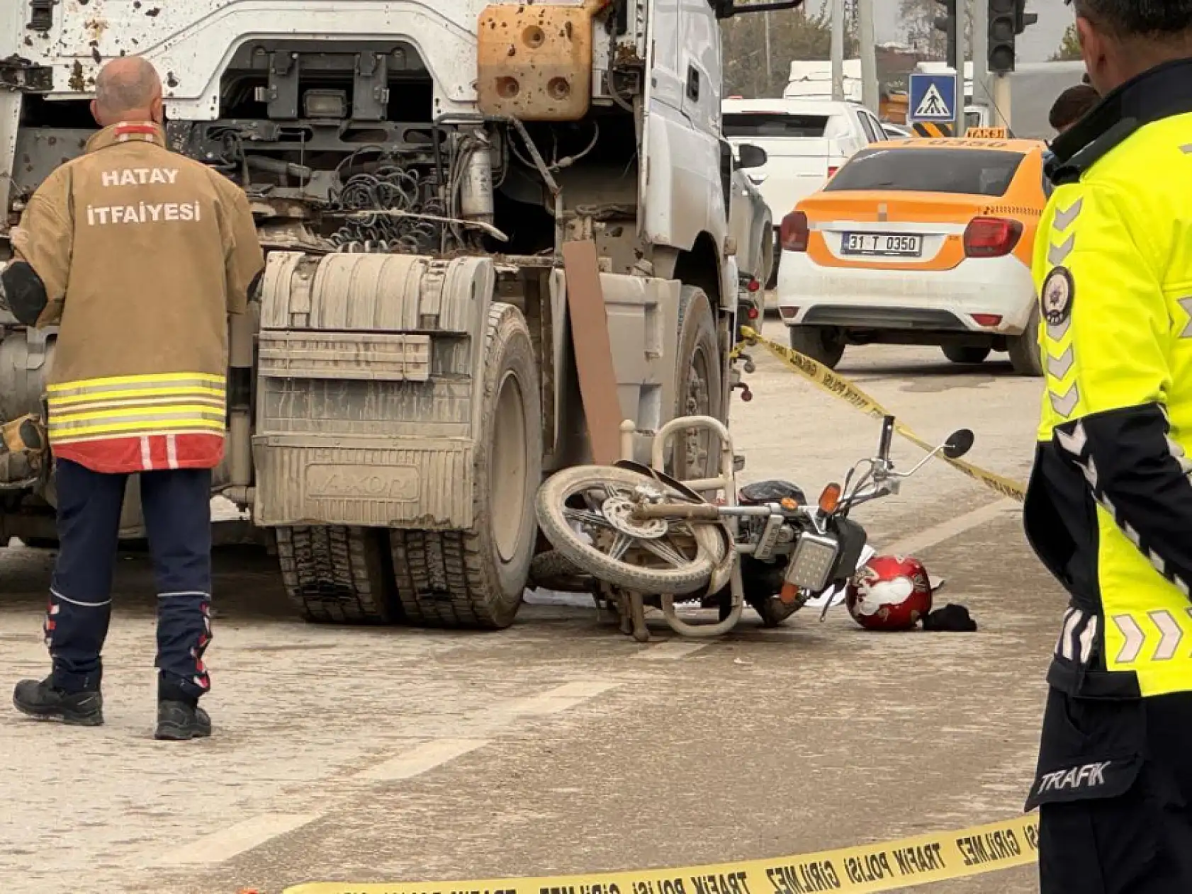 Tır ile çarpışan motosikletteki anne ve 2 aylık bebeği öldü