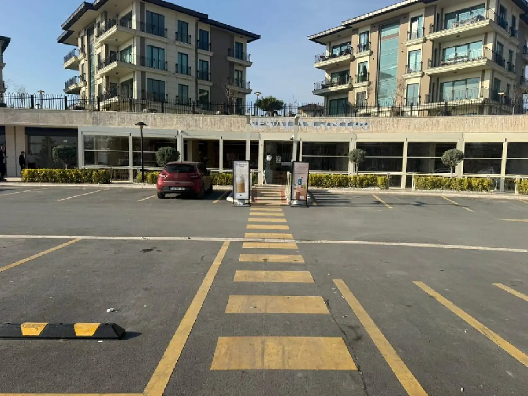 Yemek programının şampiyonuna ait hamburgerci kurşunlandı: Haraç istendiği iddia edildi