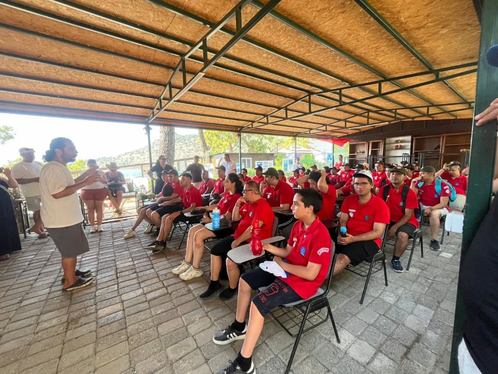 Engeller Muğla'da sevgi ve hizmetlerle aşılıyor