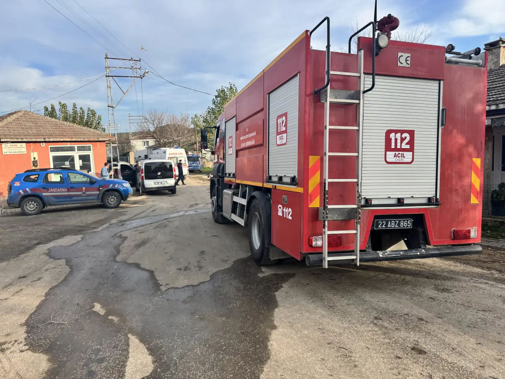 82 yaşındaki kadın yangında hayatını kaybetti