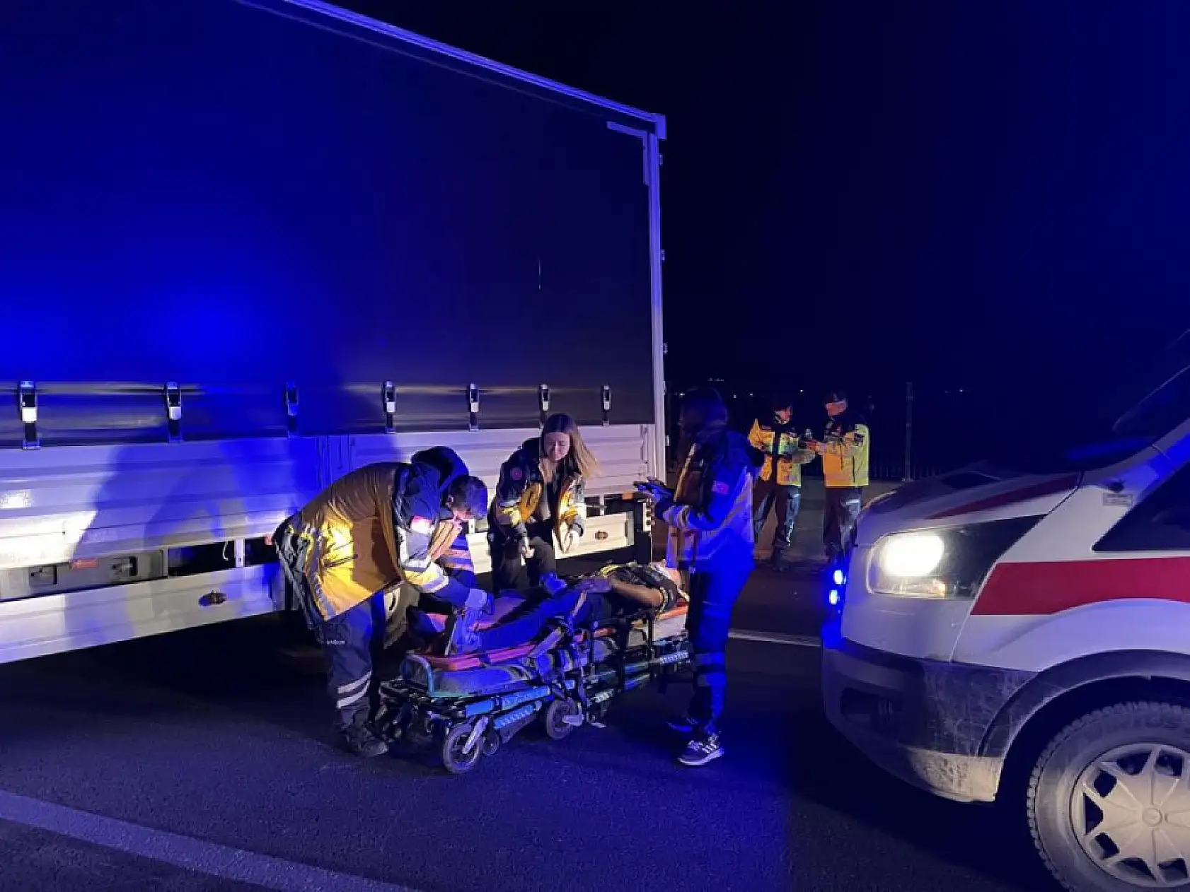 TEM Otoyolu'nda sıkışmalı zincirleme kaza: 4 yaralı