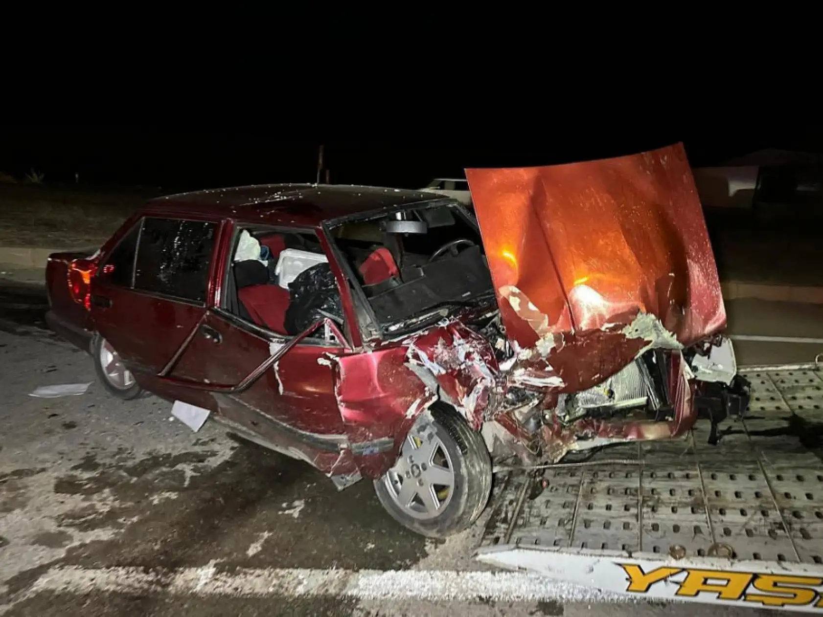 Otomobil ile hafif ticari araç çapıştı: 6 yaralı