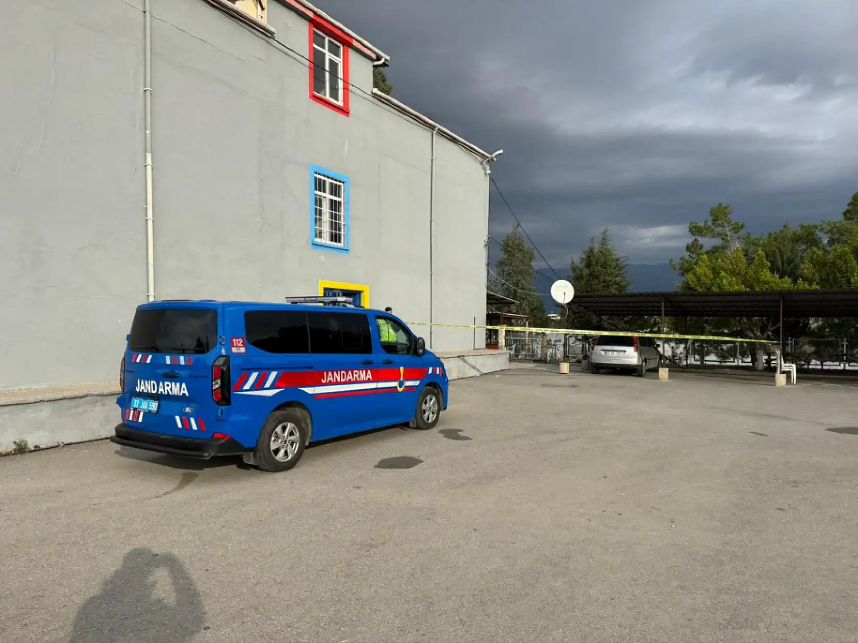 12 yaşındaki öğrenci okul müdürünü vurdu: O anlar kamerada