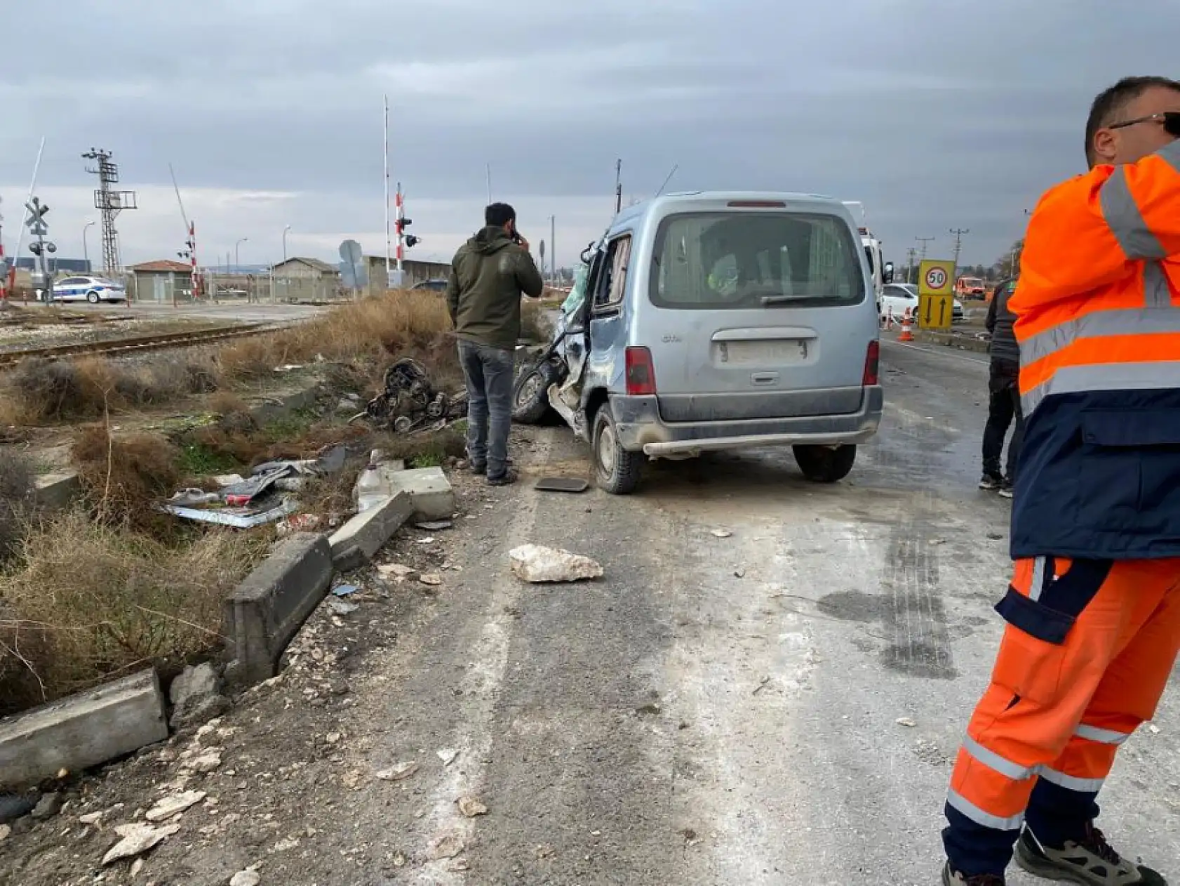 Mermer Yüklü Tırla Çarpışan Otomobilin Sürücüsü Hayatını Kaybetti