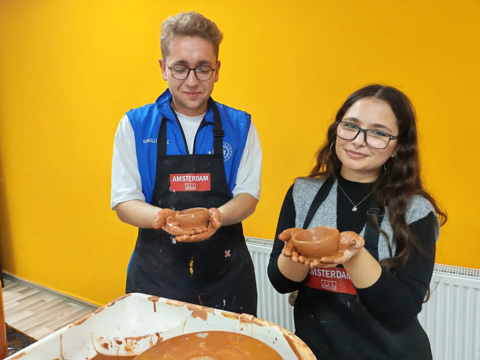 Muğla'da gençler seramik atölyesinde hünerlerini sergiledi