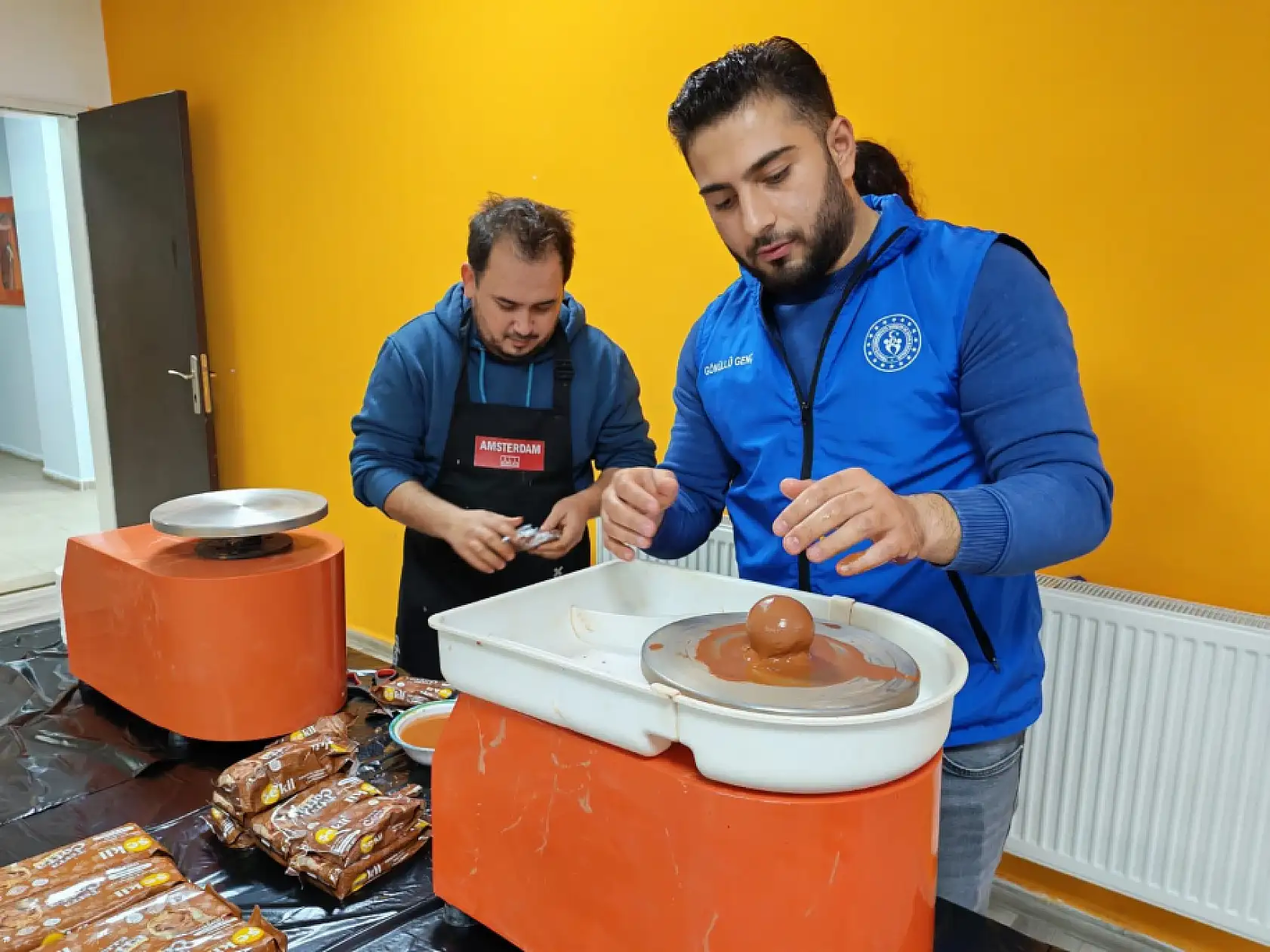 Muğla'da gençler seramik atölyesinde hünerlerini sergiledi