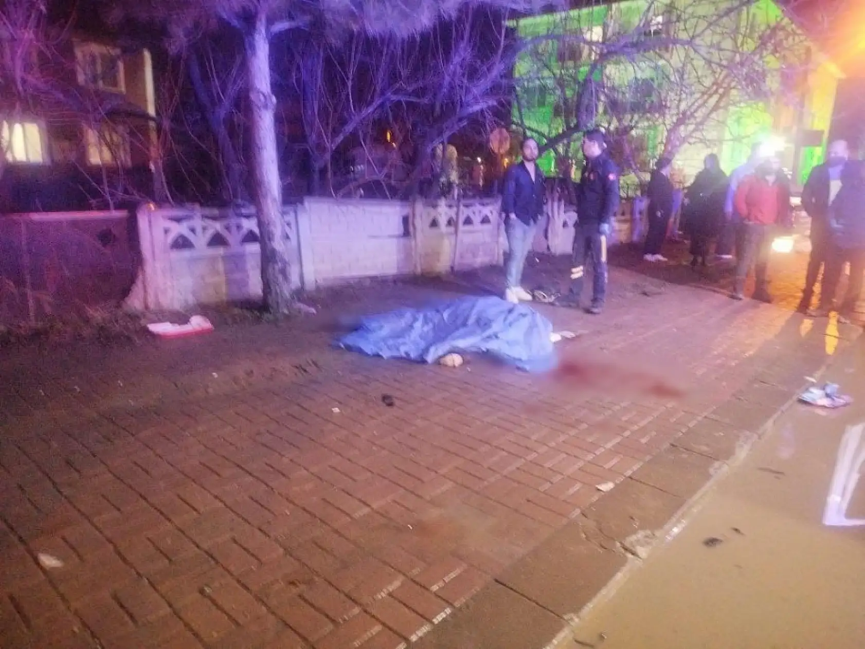 Otomobilin Çarptığı Elektrikli Bisiklet Sürücüsü Kadın Hayatını Kaybetti