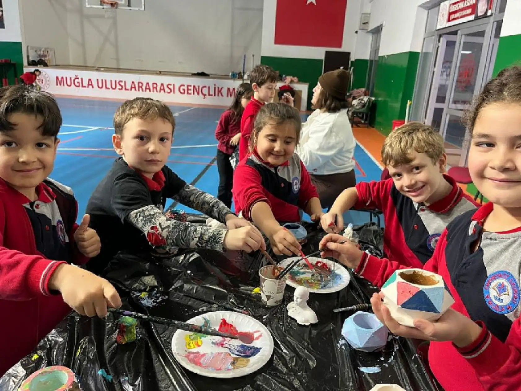 Menteşe'de çocuklar geleneksel oyunlarla geleceğe hazırlanıyor