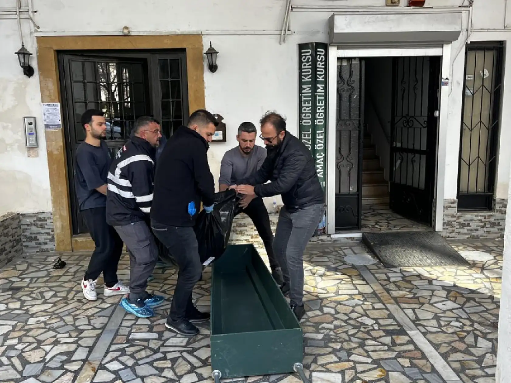 Yaşlı kadın evinde ölü bulundu