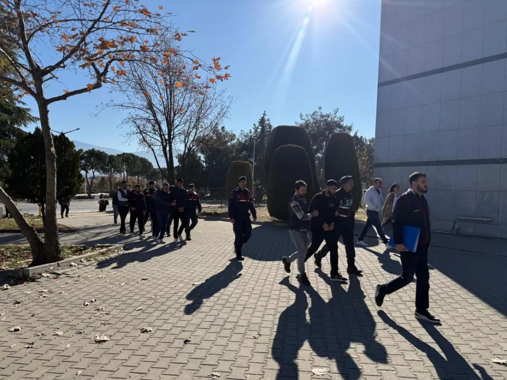 Fabrikalara Girip Kasaları Patlattılar Milyonluk Vurgun Ortaya Çıktı