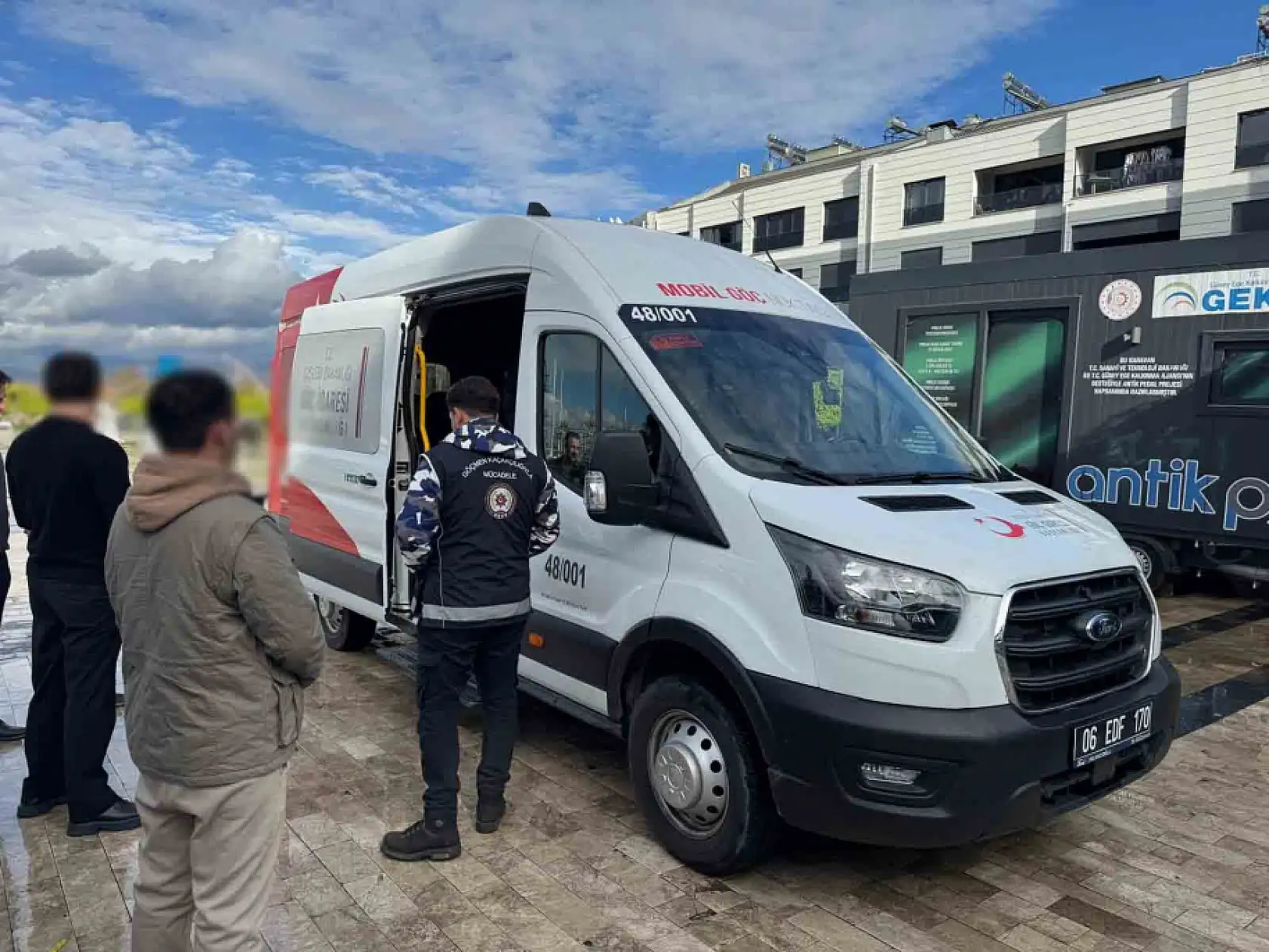 Fethiye'de yılbaşı öncesi yabancı uyruklulara yönelik denetimler sürüyor