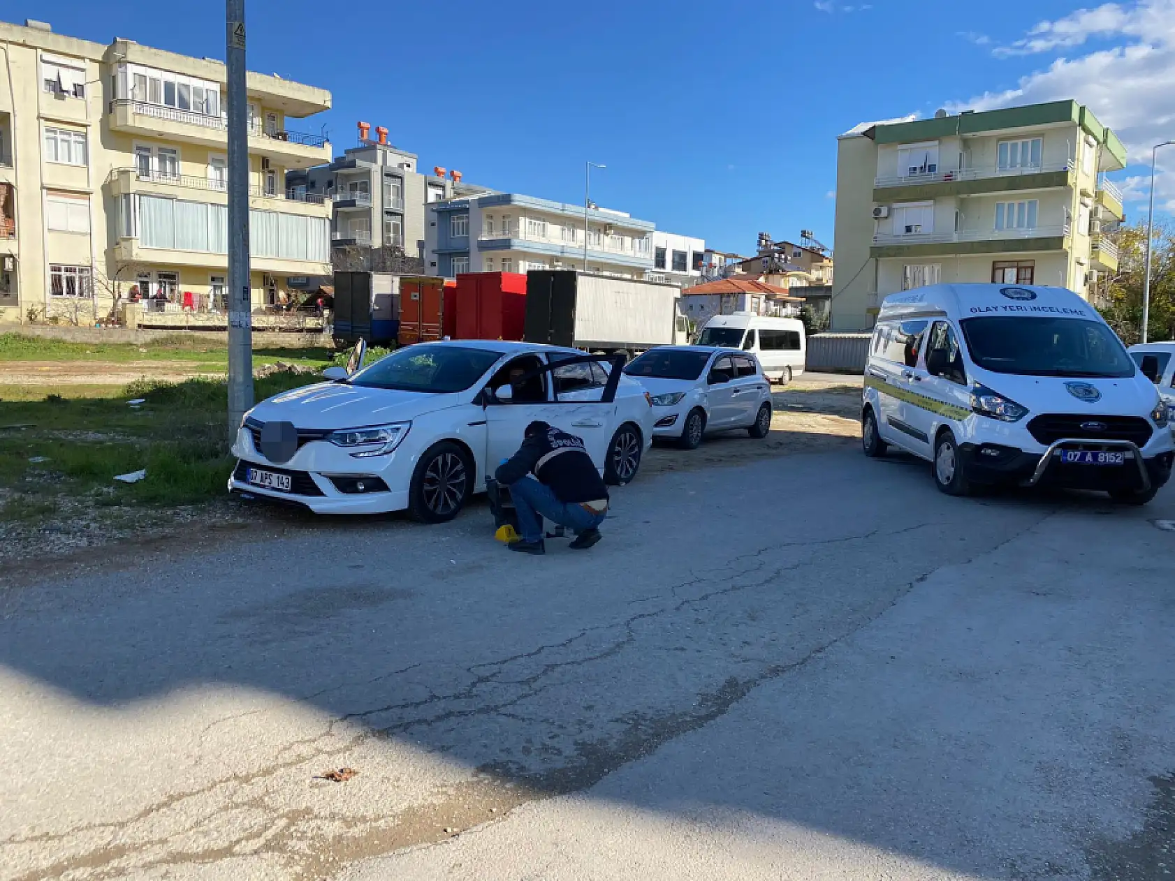 Seyir halindeki otomobile silahlı saldırı: 1 yaralı