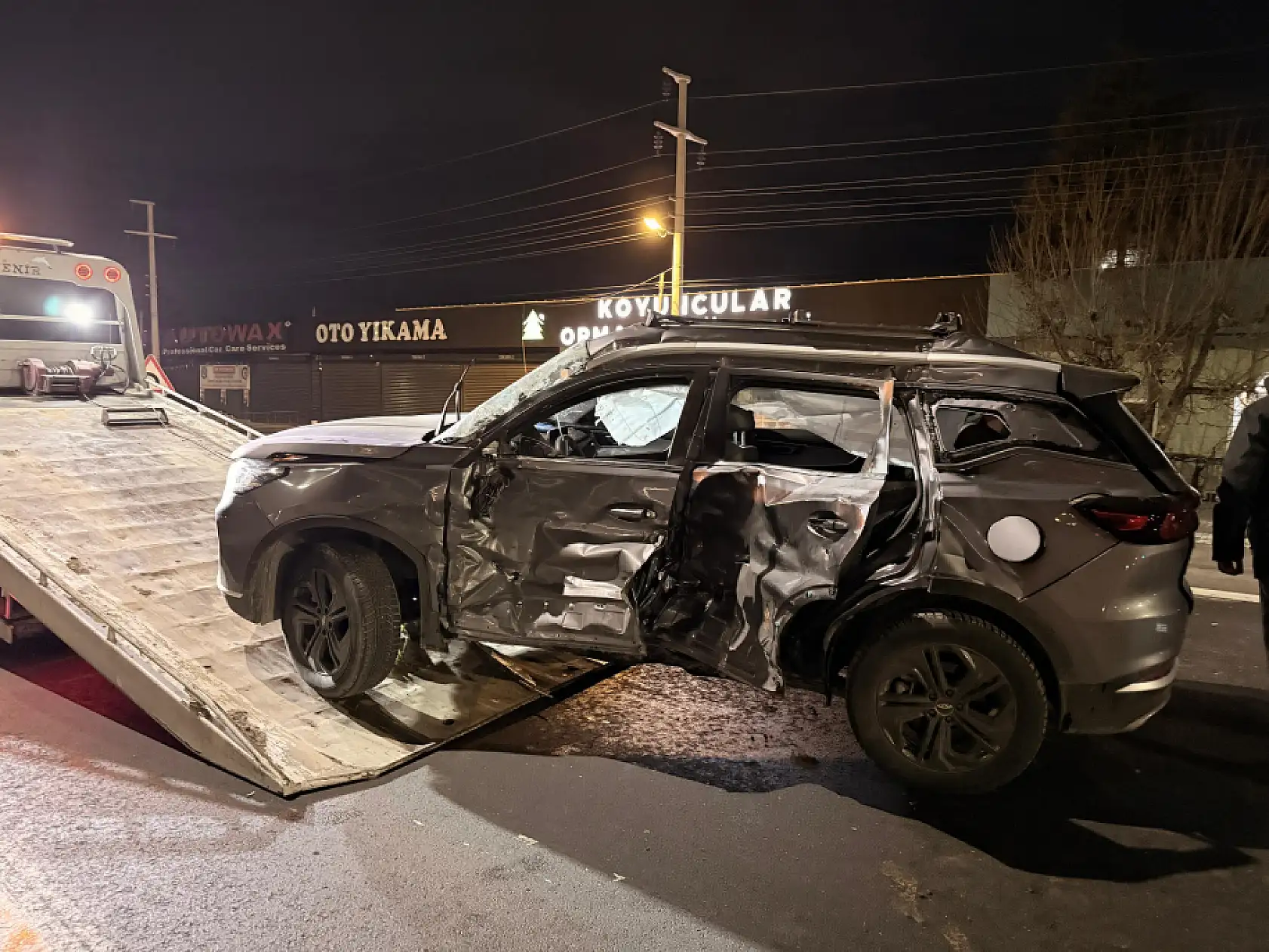 Tırla otomobilin çarpıştığı kazada 7 kişi yaralandı