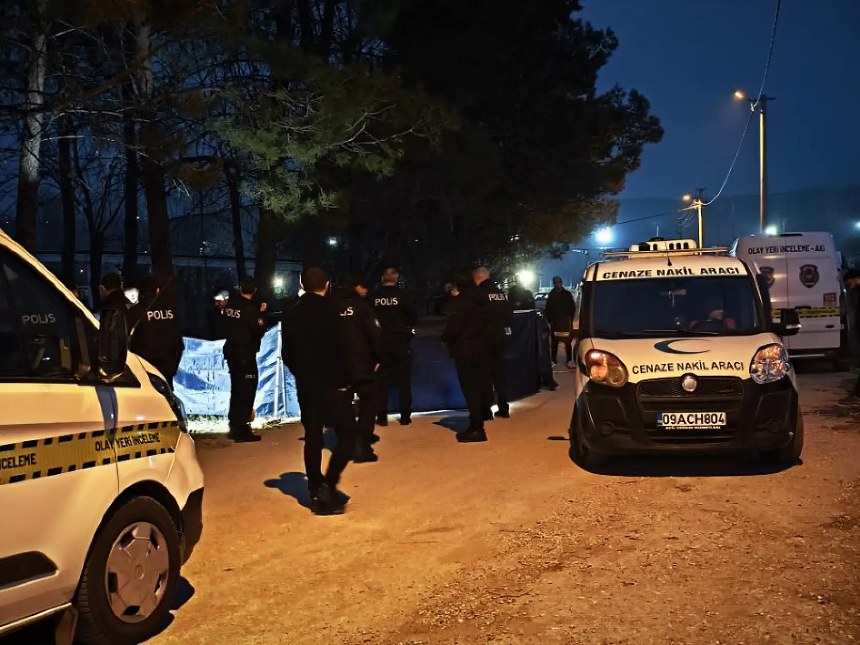 Çarşı ve Mahalle Bekçisi otomobilinde silahla vurulmuş halde bulundu