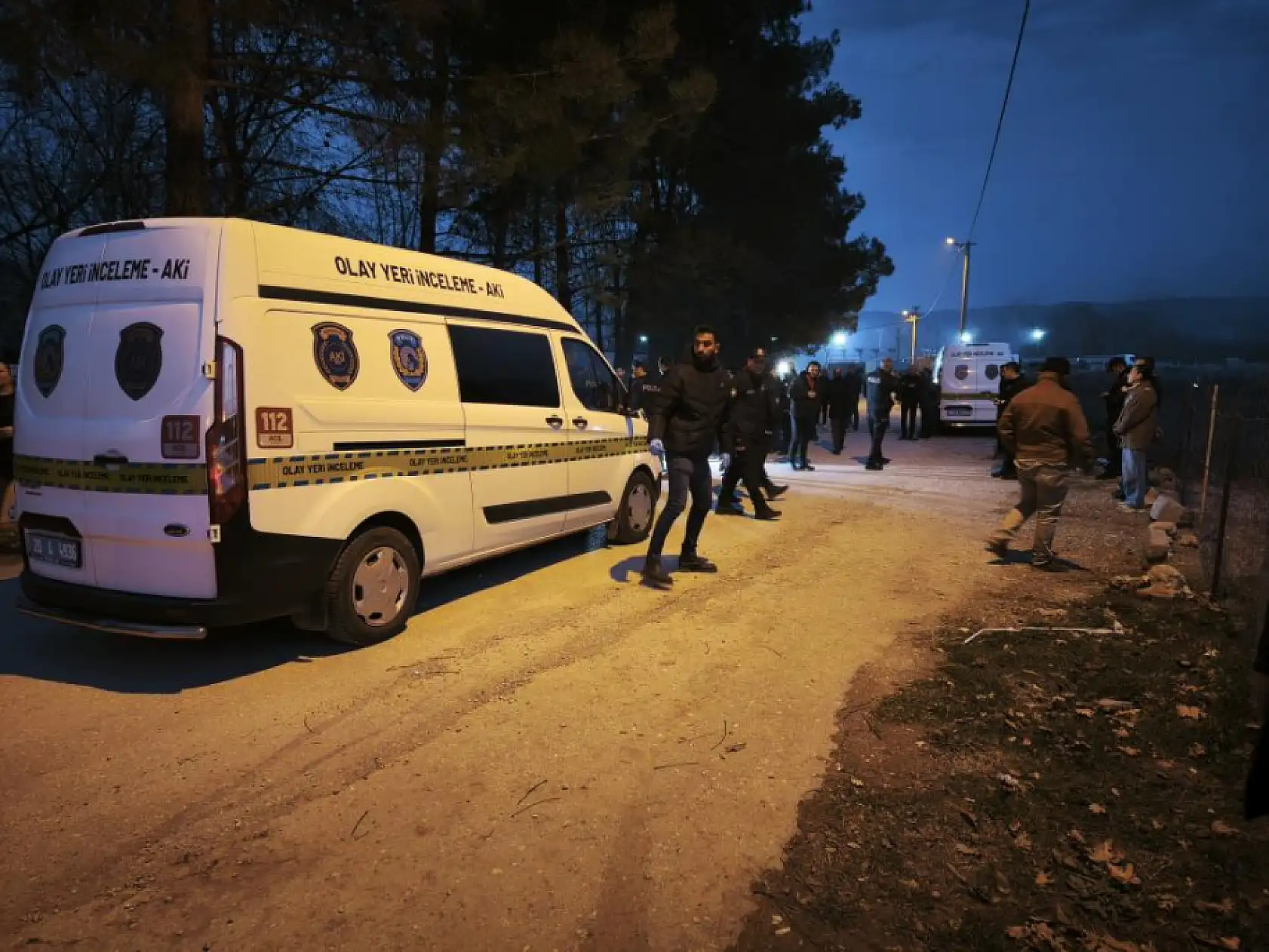 Çarşı ve Mahalle Bekçisi otomobilinde silahla vurulmuş halde bulundu
