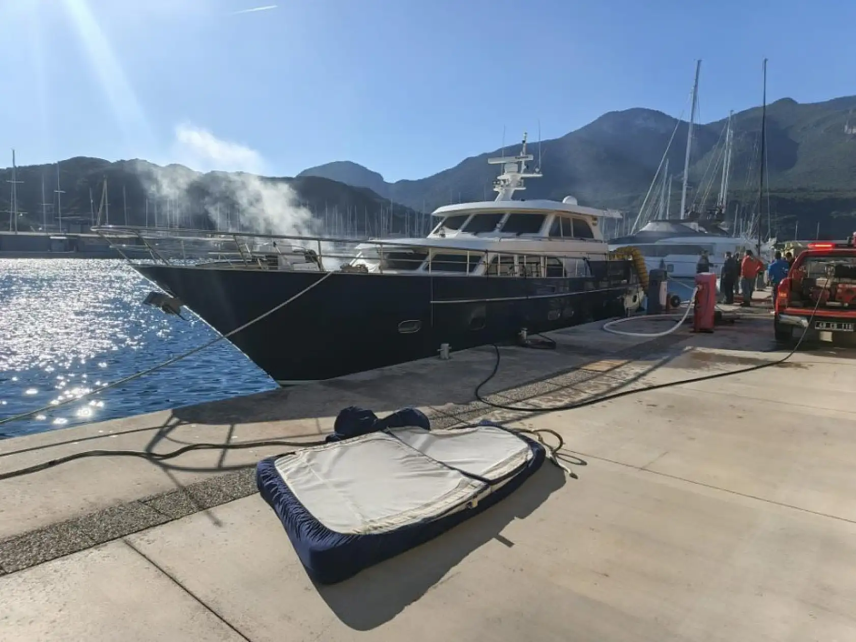 Datça Marinada motoryat yangını paniğe neden oldu