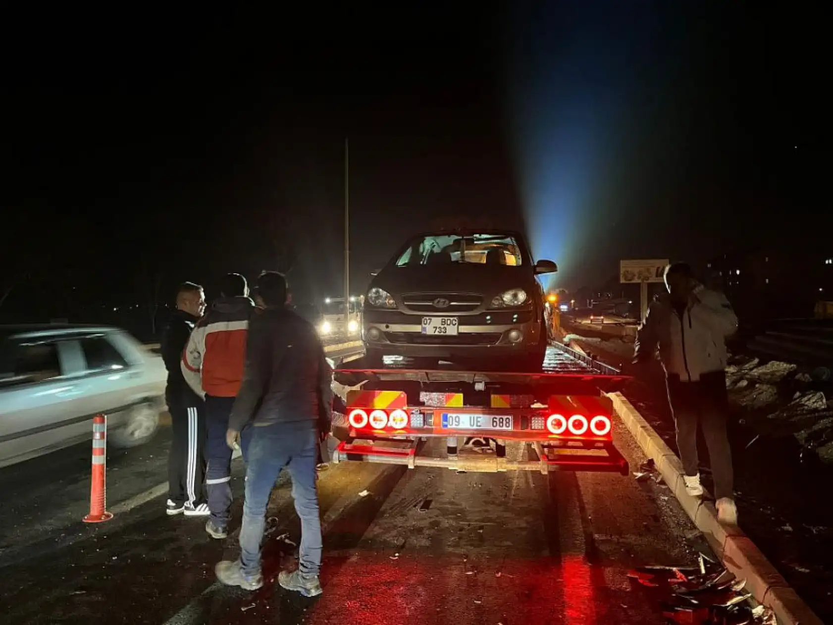 Aydın-İzmir Karayolu'nda Üç Araç Birbirine Girdi: 2 yaralı