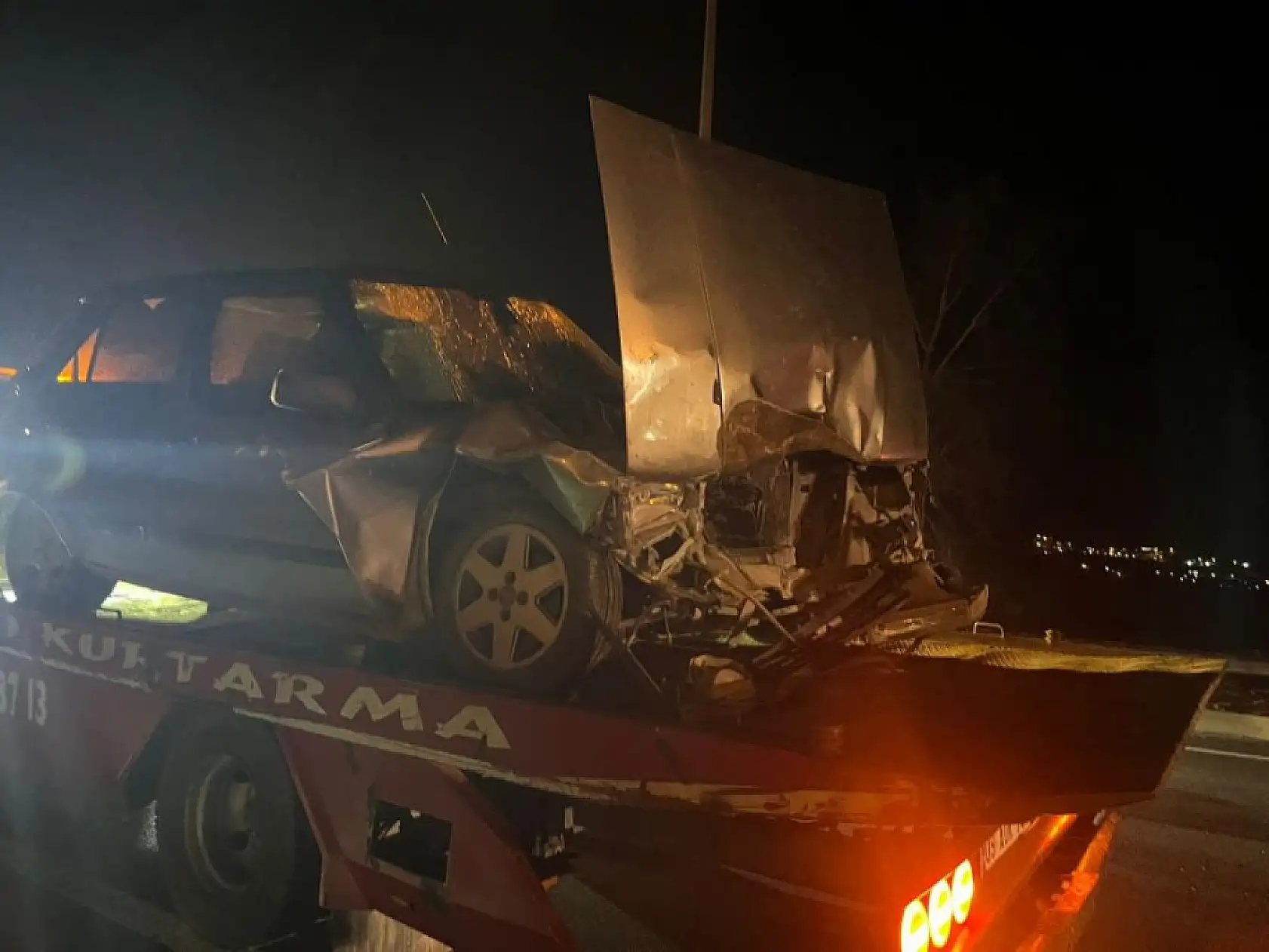 Aydın-İzmir Karayolu'nda Üç Araç Birbirine Girdi: 2 yaralı