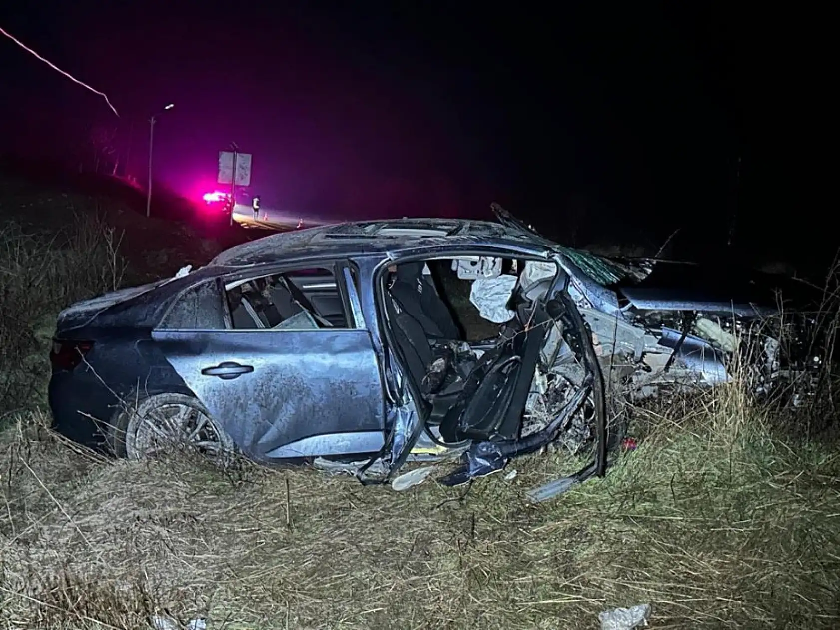 Otomobil şarampole devrilip takla attı: 1 ölü, 3 yaralı