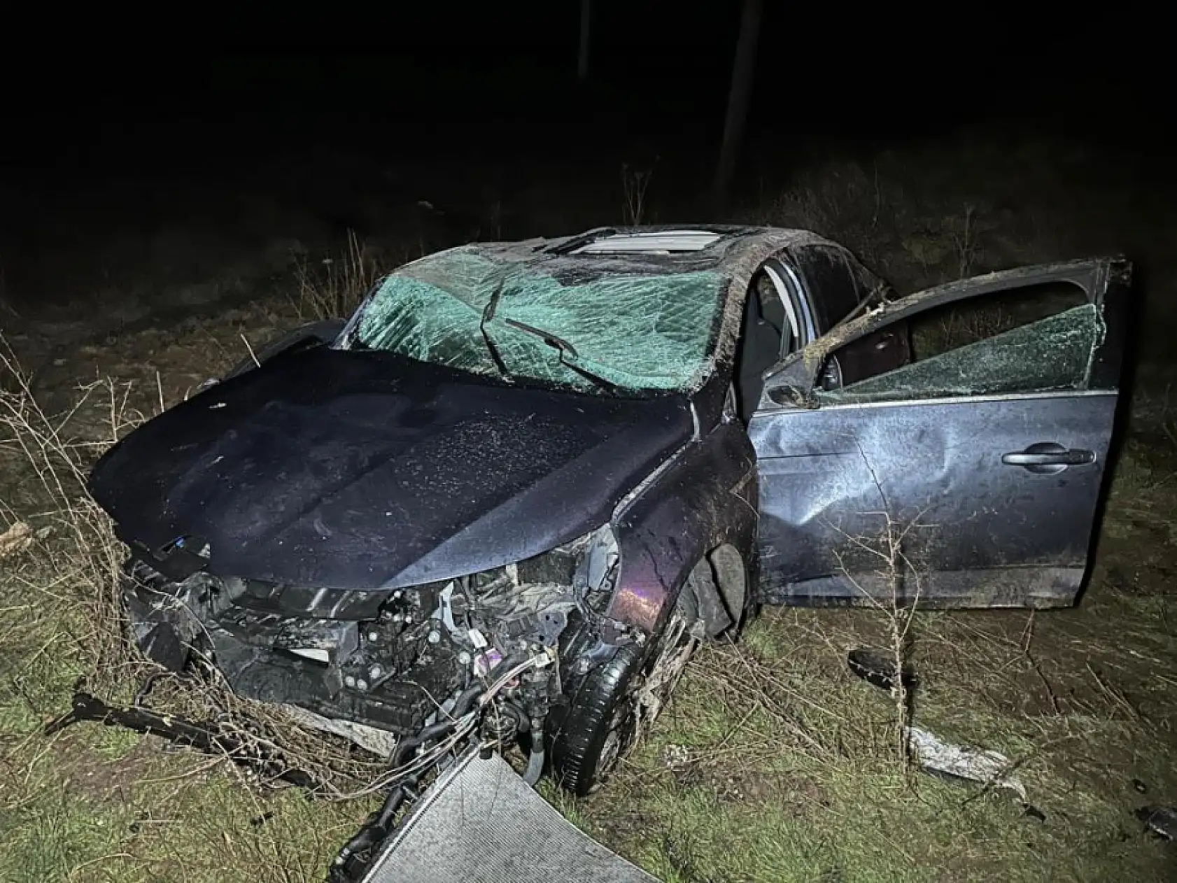 Otomobil şarampole devrilip takla attı: 1 ölü, 3 yaralı